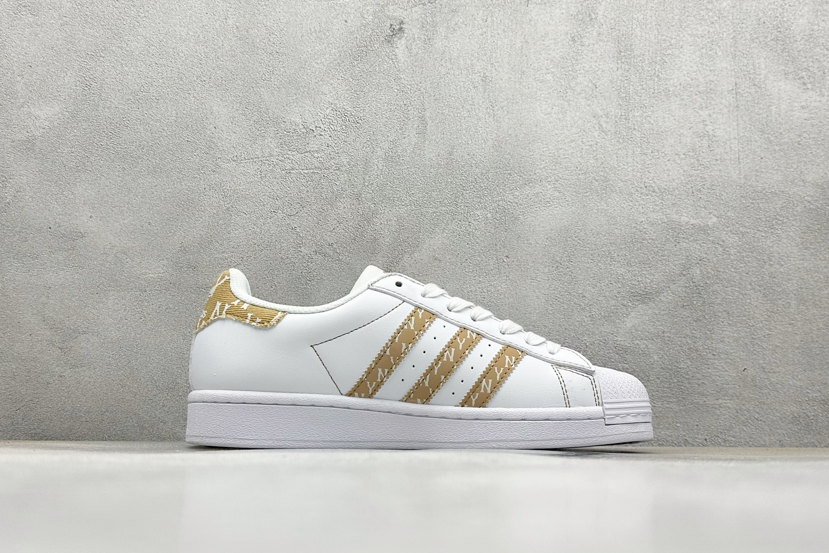 220 AD Originals Superstar x MLB 白黄  BZ2534