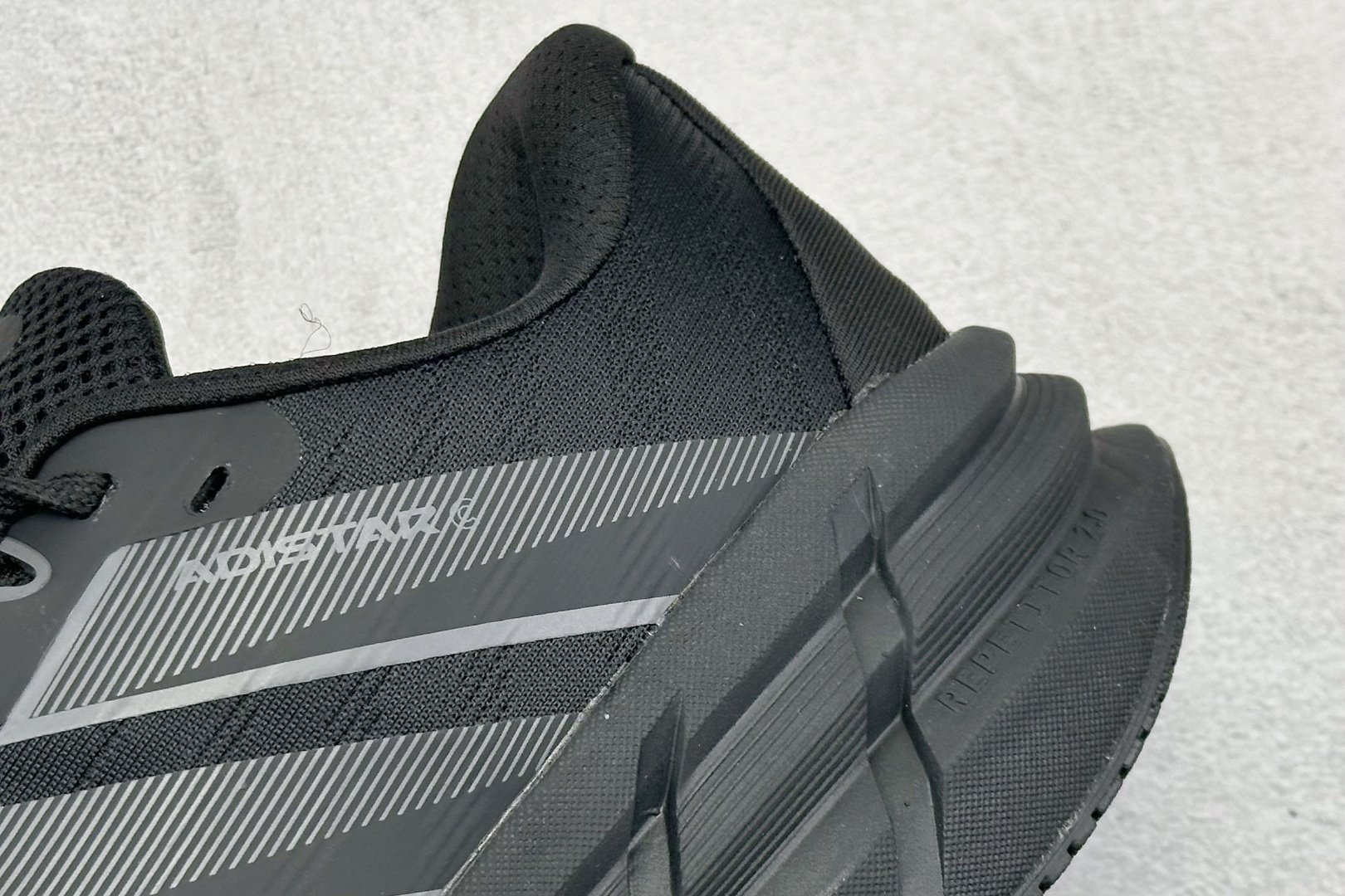 180 AdidAdistar W Low 巡航舰代系列低帮马拉松轻量缓震休闲运动慢跑鞋  ID6182