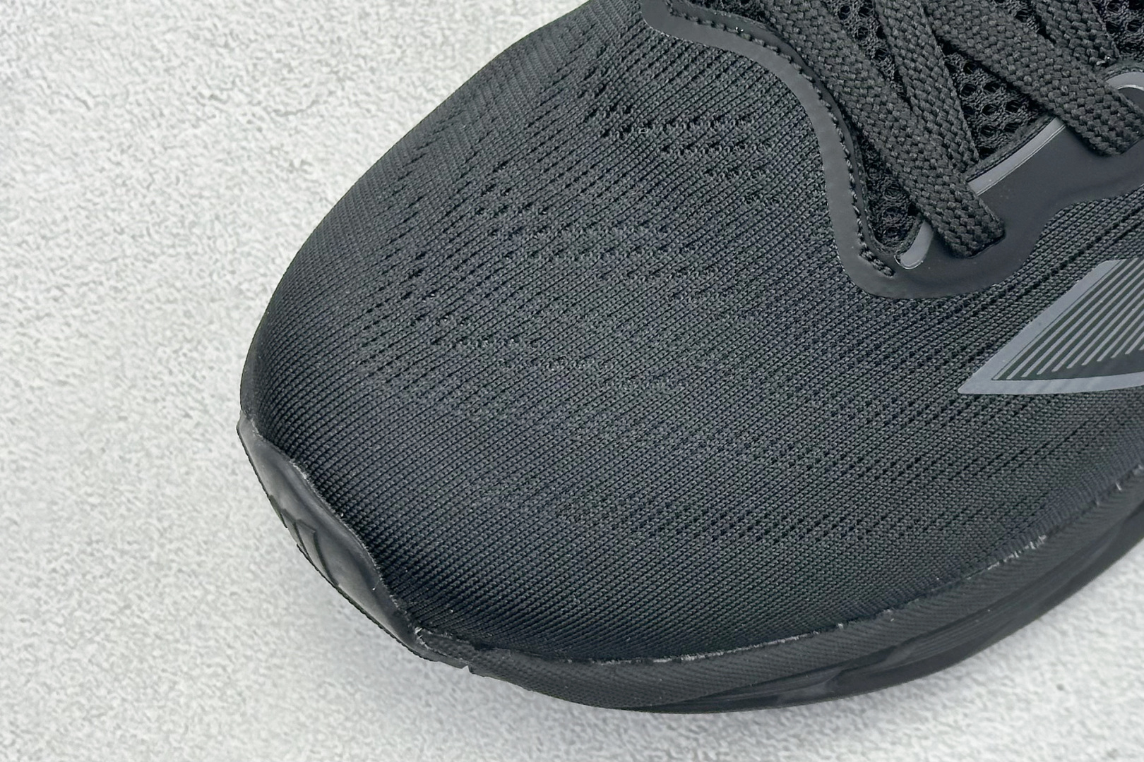 180 AdidAdistar W Low 巡航舰代系列低帮马拉松轻量缓震休闲运动慢跑鞋  ID6182