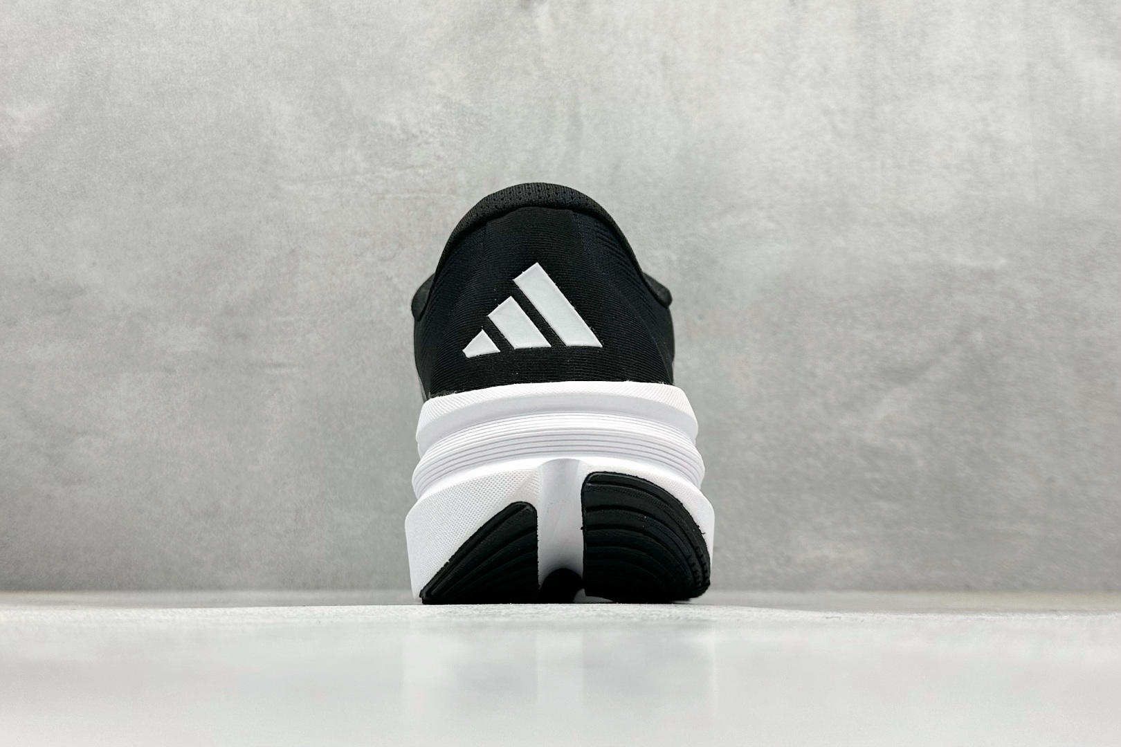 180 AdidAdistar W Low 巡航舰代系列低帮马拉松轻量缓震休闲运动慢跑鞋  ID6180