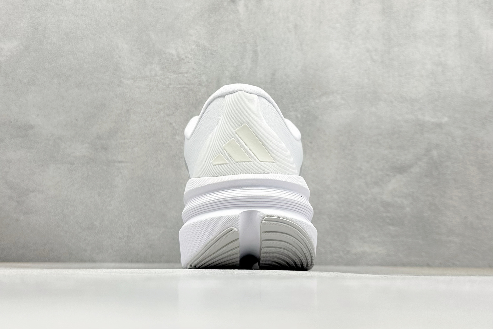 180 AdidAdistar W Low 巡航舰代系列低帮马拉松轻量缓震休闲运动慢跑鞋 ID6181