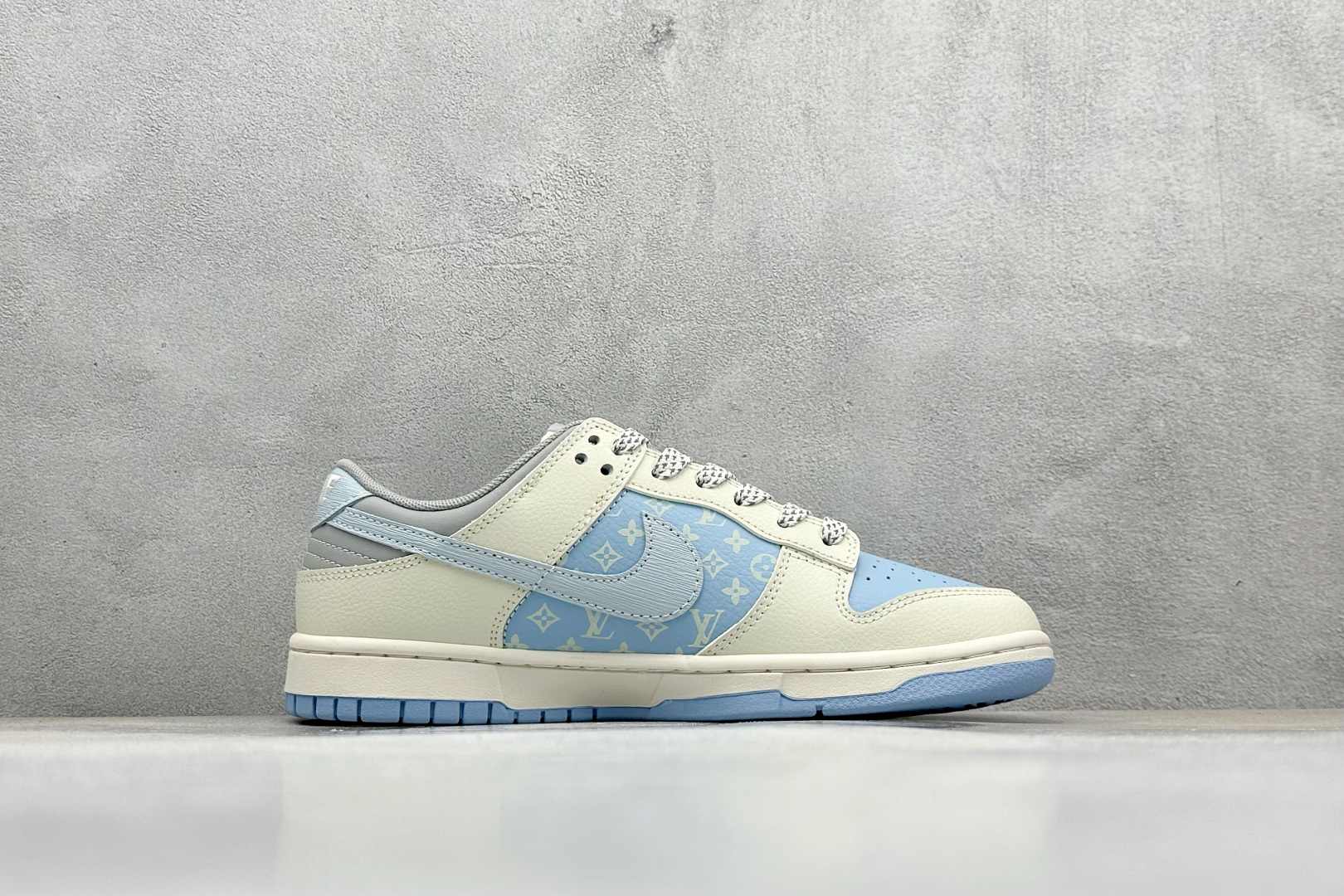 240 Nike SB Dunk Low “lv联名——白灰蓝” 低帮休闲板鞋  HS2506-216