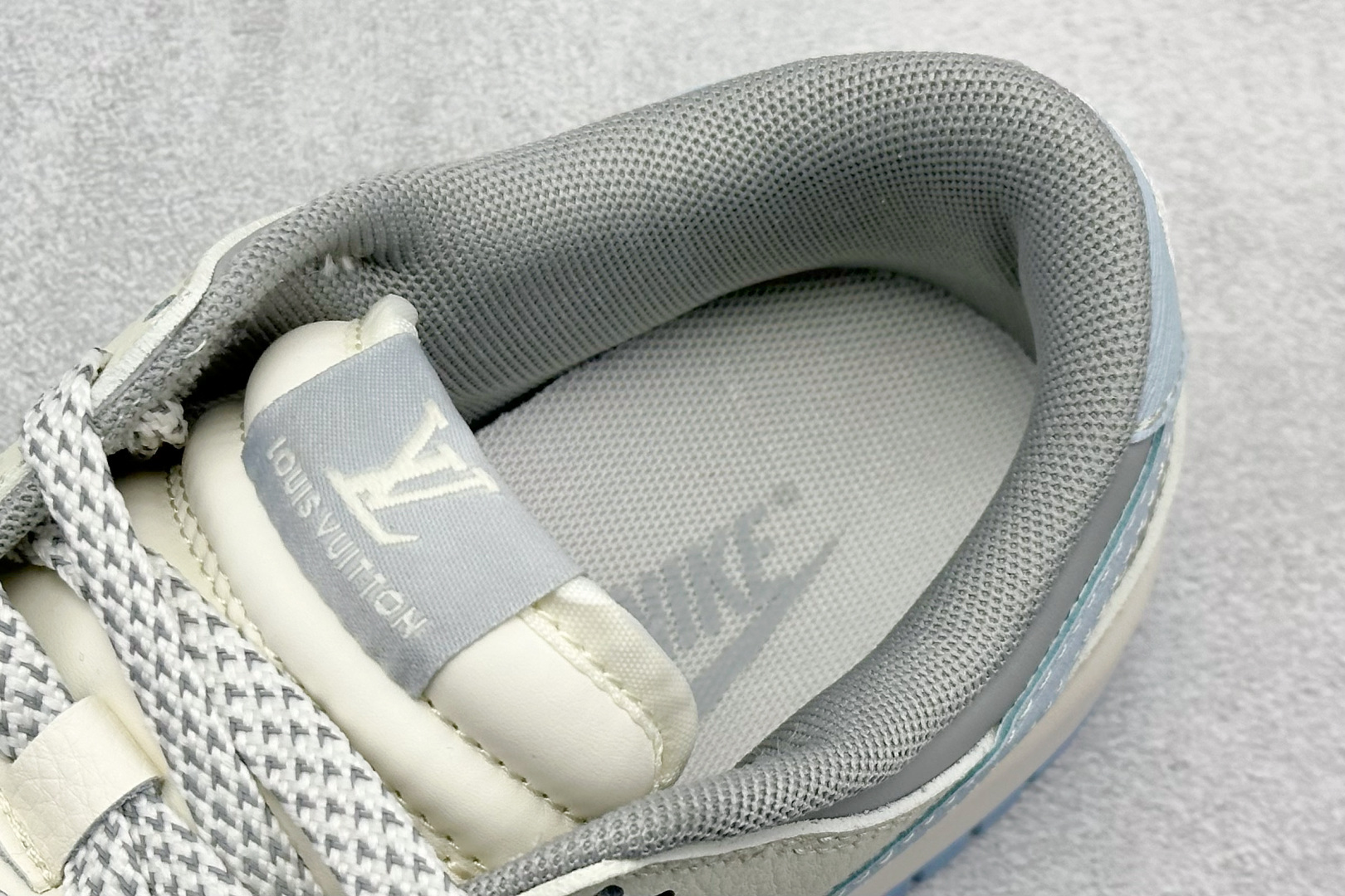 240 Nike SB Dunk Low “lv联名——白灰蓝” 低帮休闲板鞋  HS2506-216
