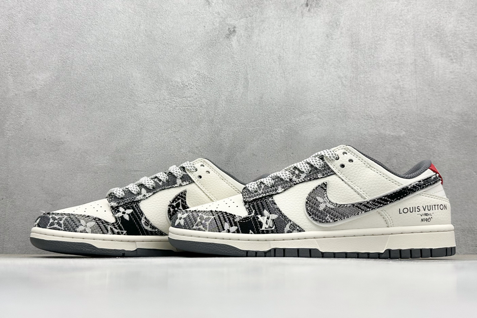 240 Nike SB Dunk Low x Louis Vuitt黑白牛仔  JY6988-111