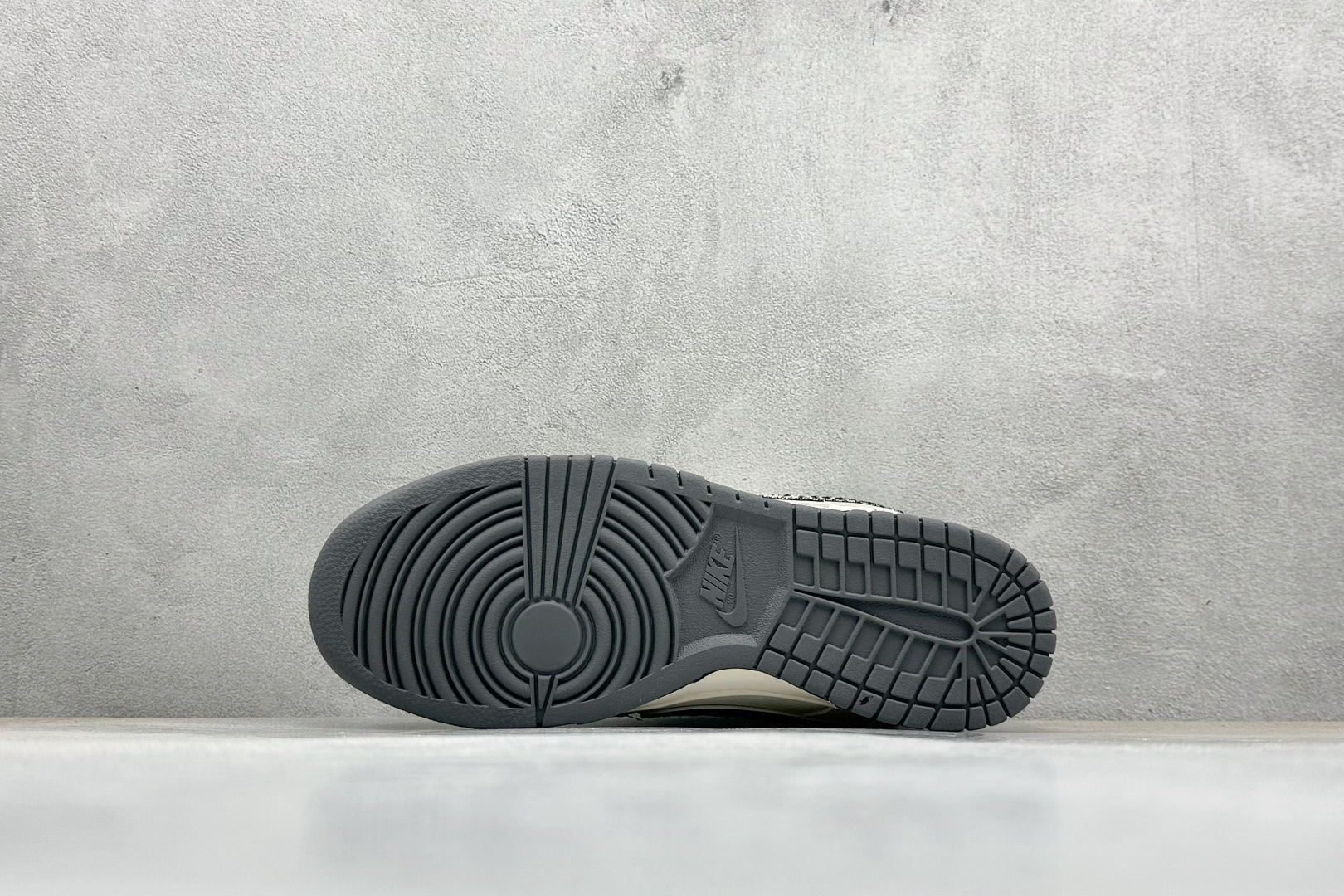 240 Nike SB Dunk Low x Louis Vuitt黑白牛仔  JY6988-111