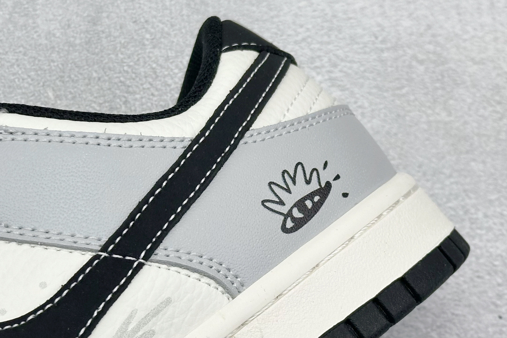 240 Nike SB Dunk Low 黑白灰 纯 XD6188-050