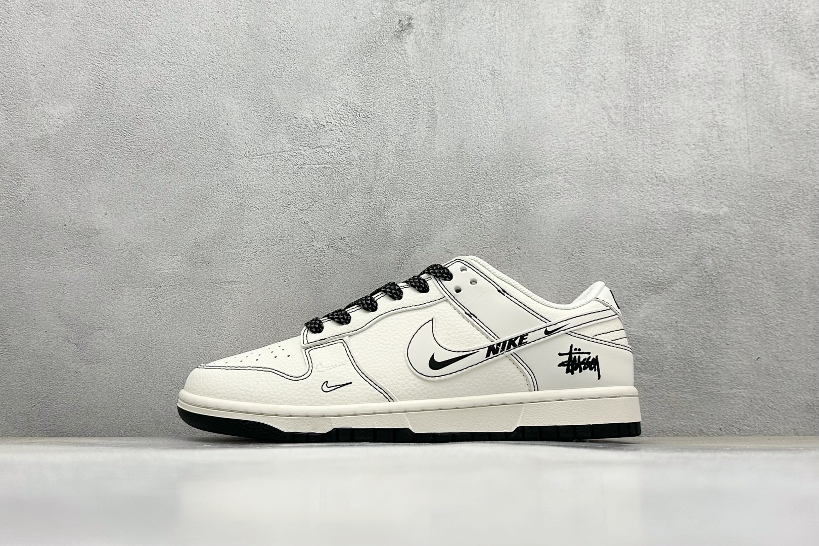 280 Nike SB Dunk Low 斯图西联名 米黑小双勾 高端定制 低帮休闲板鞋 HH7518-096
