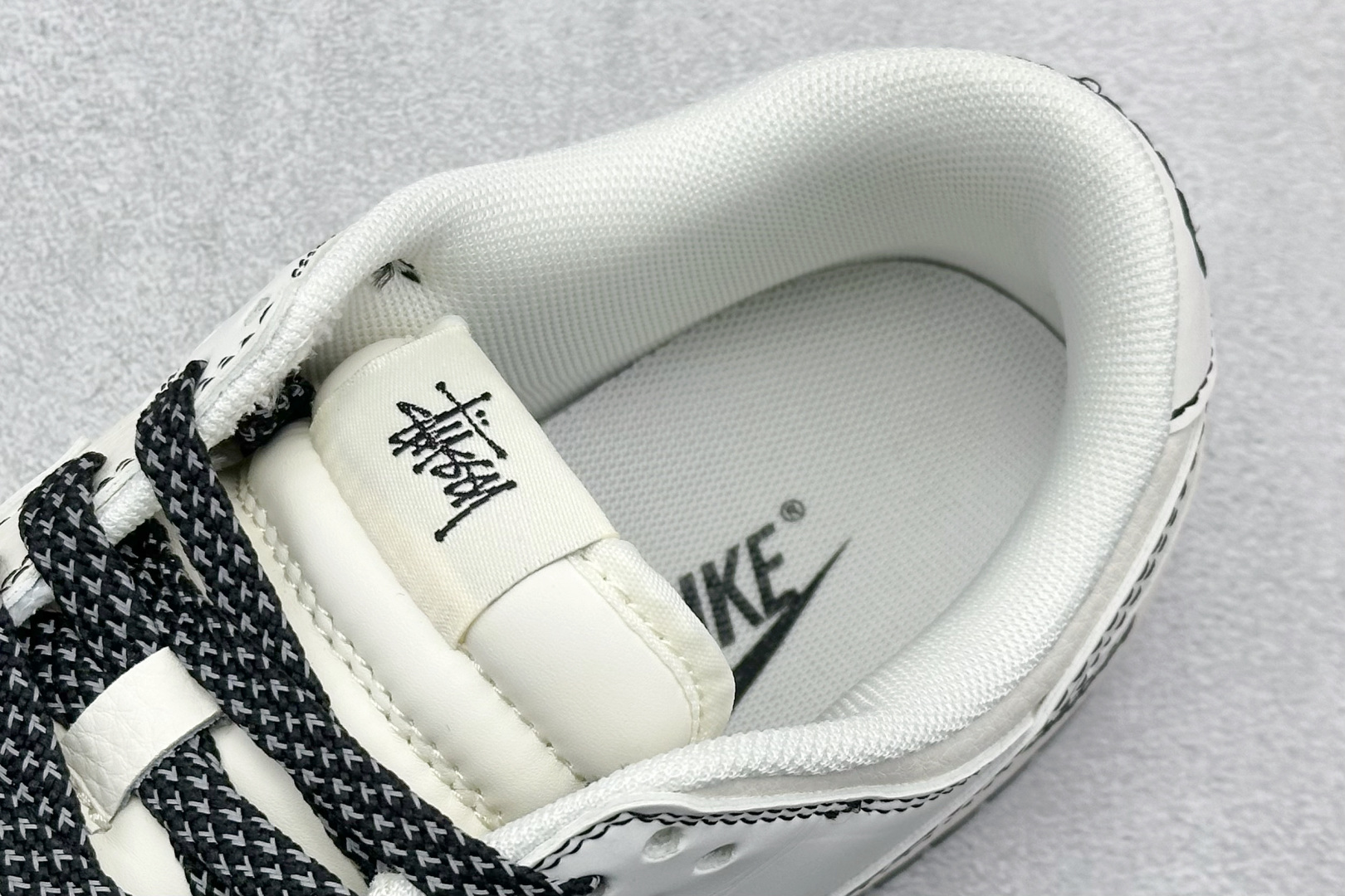 280 Nike SB Dunk Low 斯图西联名 米黑小双勾 高端定制 低帮休闲板鞋 HH7518-096