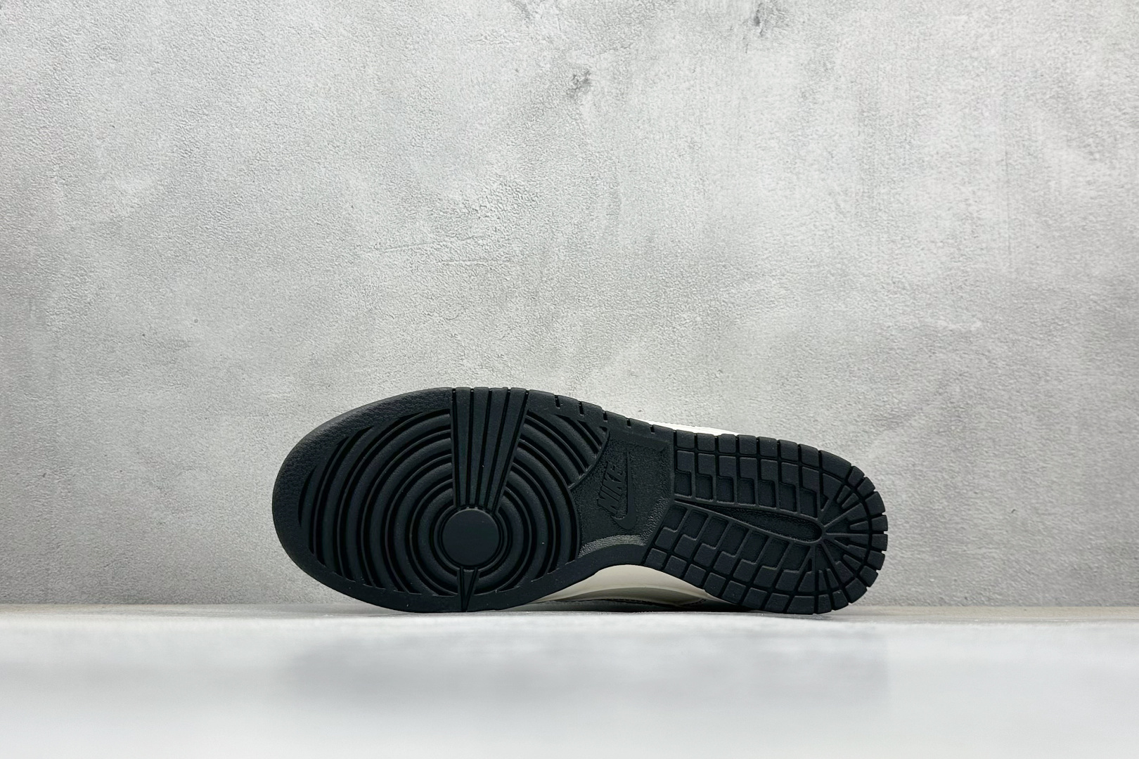 280 Nike SB Dunk Low 斯图西联名 米黑小双勾 高端定制 低帮休闲板鞋 HH7518-096