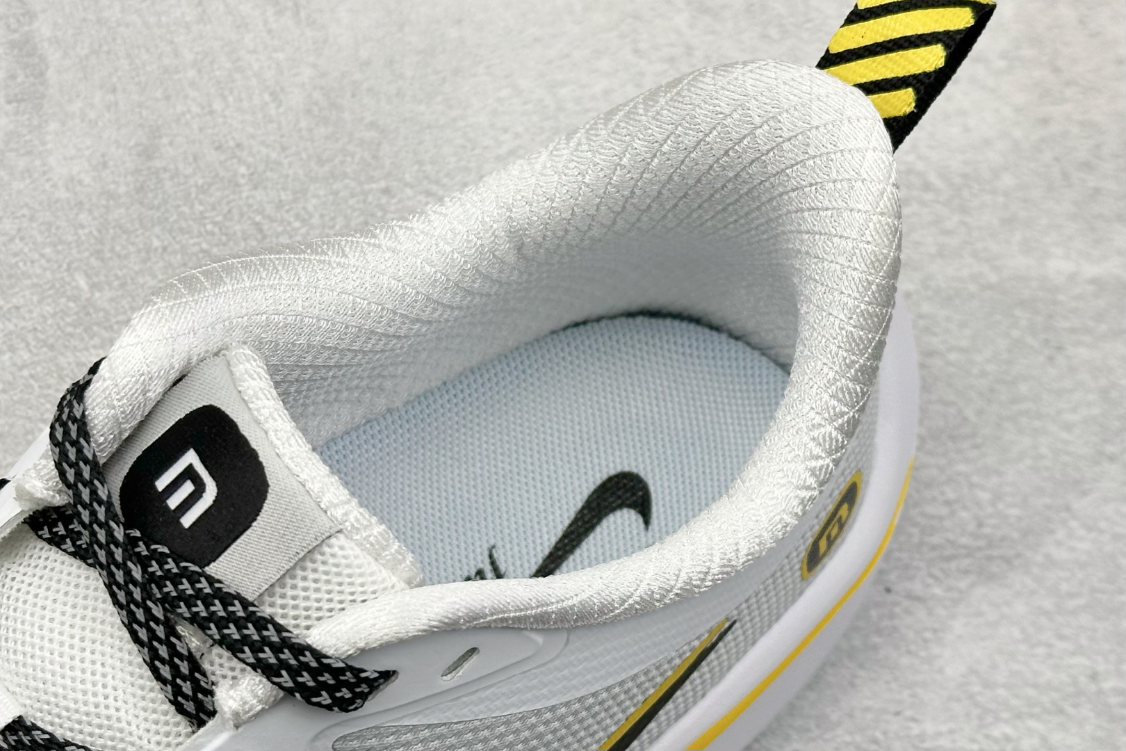 200 NIKE ZOOM PLUS 全新跑鞋  CK4318-163