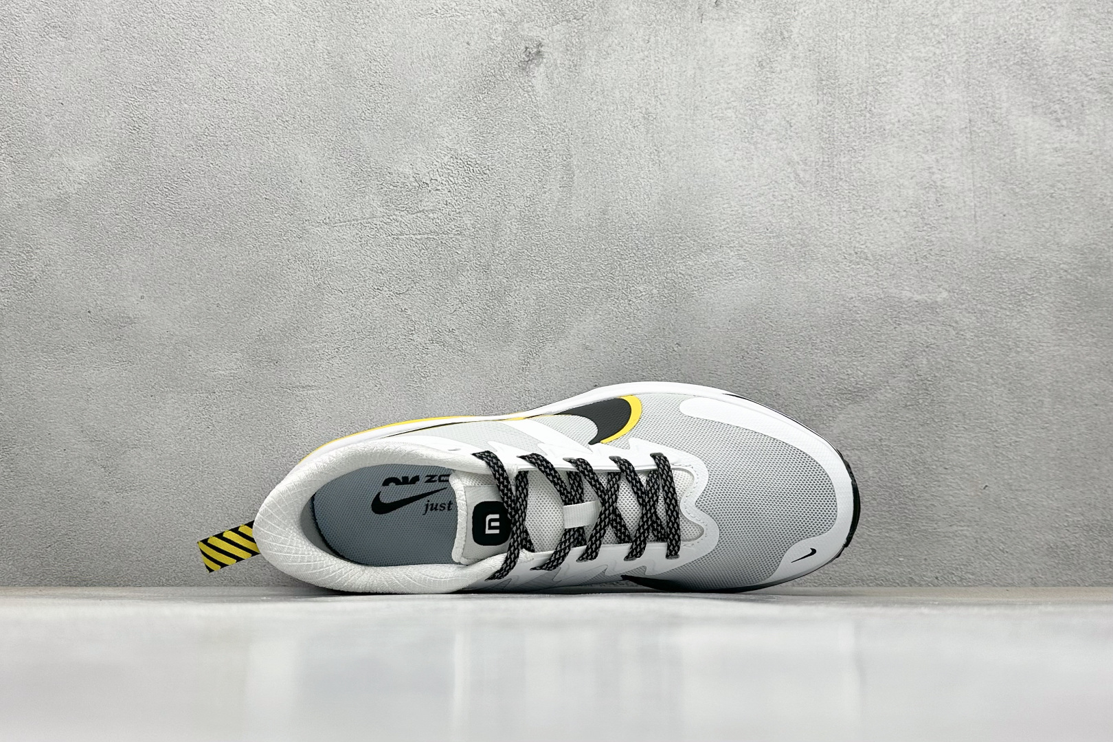 200 NIKE ZOOM PLUS 全新跑鞋  CK4318-163