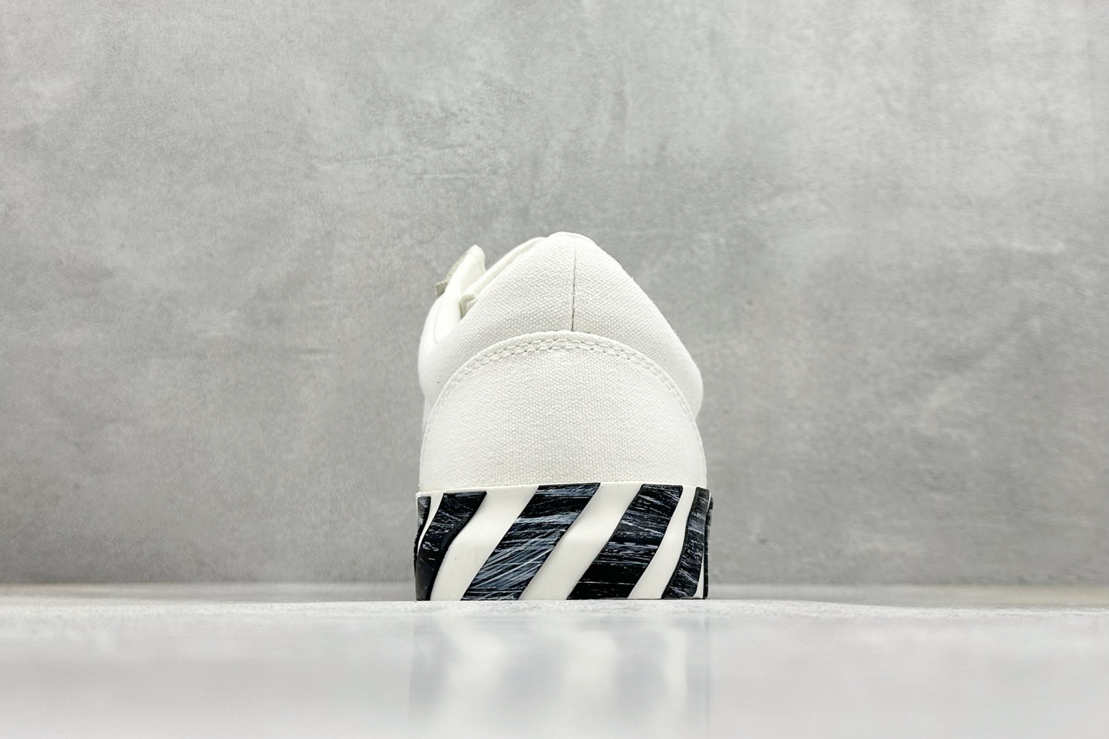 210 S版OFF-WHITE GYM SHOES LOVERS 舒适百搭防滑耐磨低帮帆布鞋