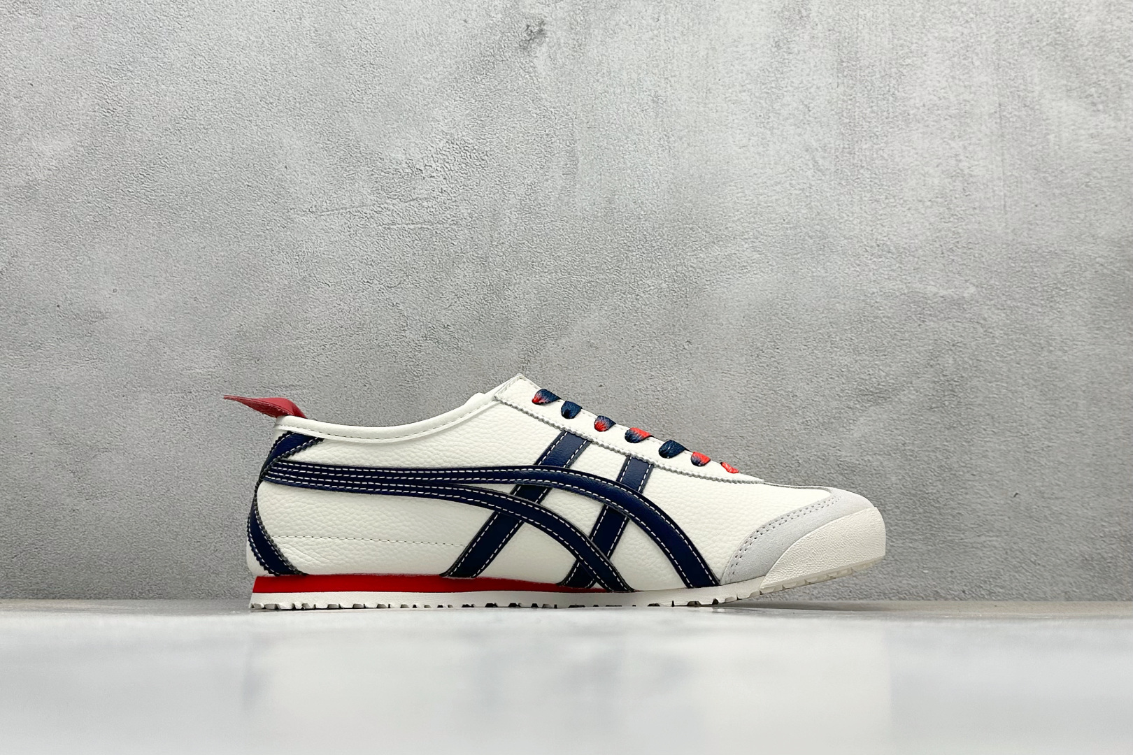 220 Onitsuka Tiger Mexico 66 Paraty x Louis Vuitt百搭单品 板鞋  DL408-141