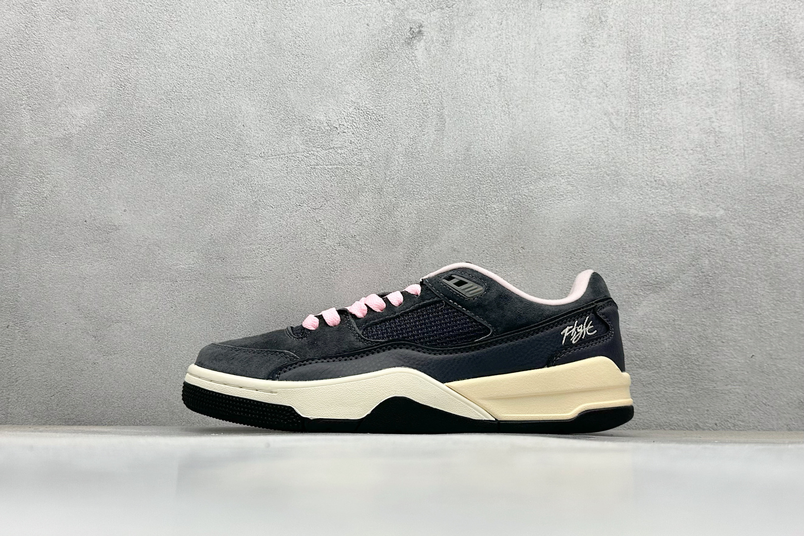 180 Air Jordan Flight Court 乔丹低帮复古篮球鞋  HF3255-012