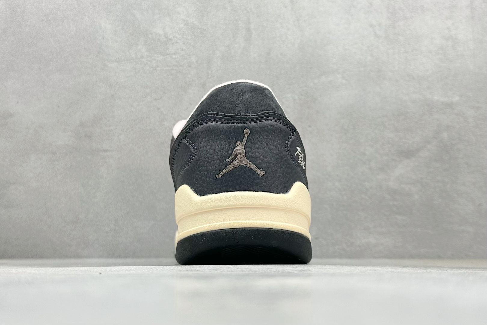 180 Air Jordan Flight Court 乔丹低帮复古篮球鞋  HF3255-012