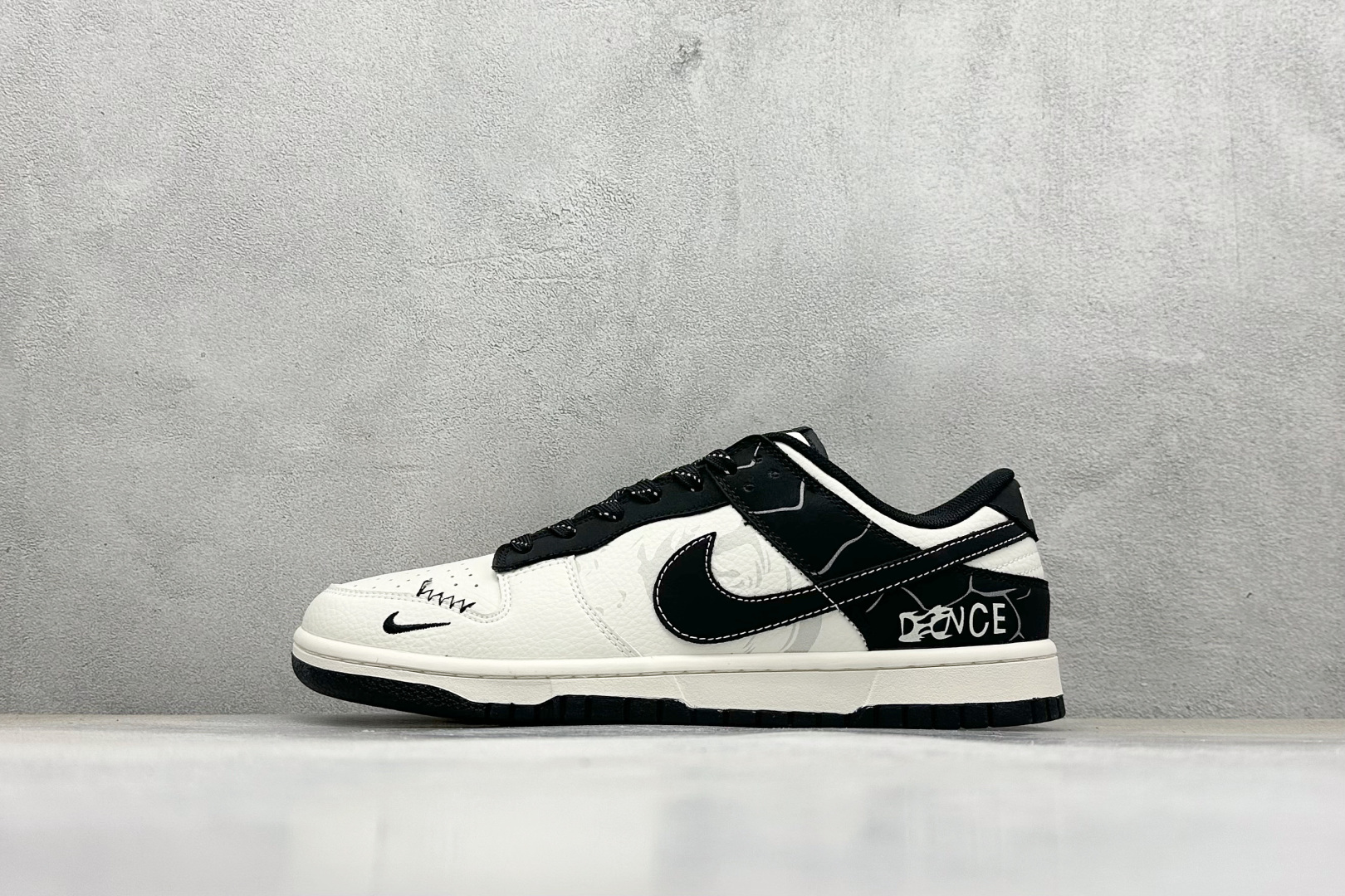 240 Nike SB Dunk Low“DANCE—黑白拼接色” 高端定制 低帮休闲板鞋  XD6188-051