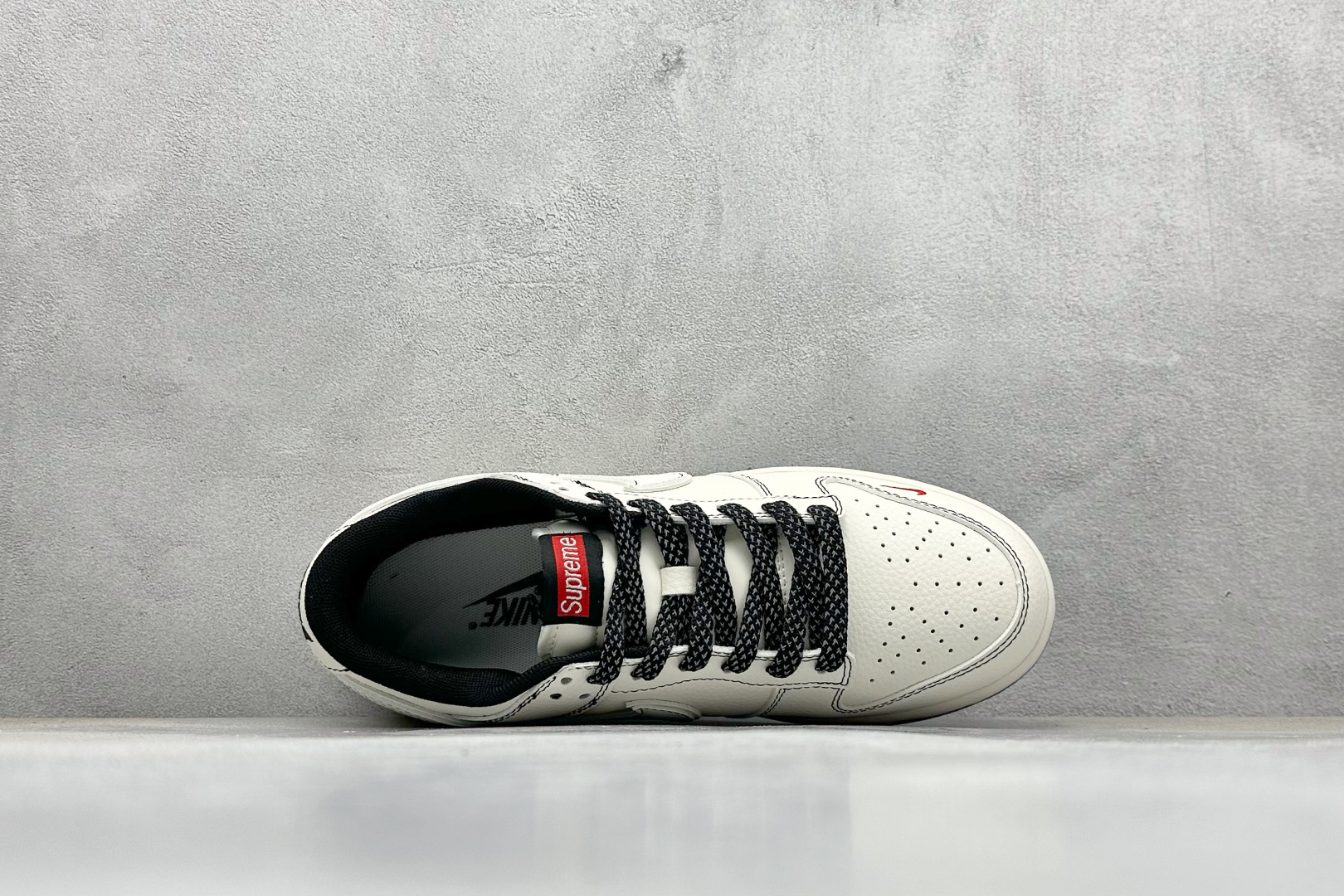 280 Nike SB Dunk Low Supreme联名 米黑线小红勾 高端定制 低帮休闲板鞋  HH7518-098