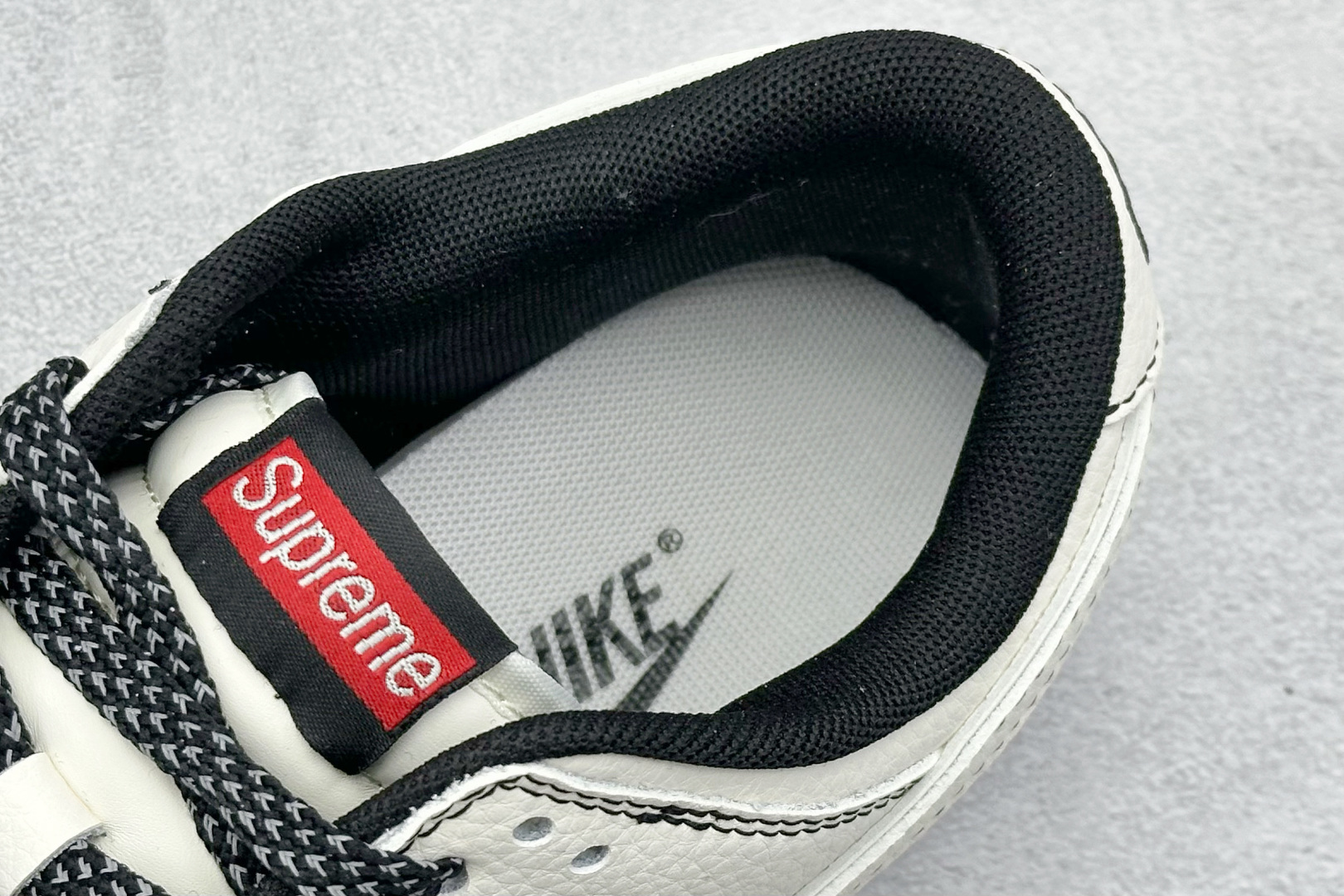 280 Nike SB Dunk Low Supreme联名 米黑线小红勾 高端定制 低帮休闲板鞋  HH7518-098