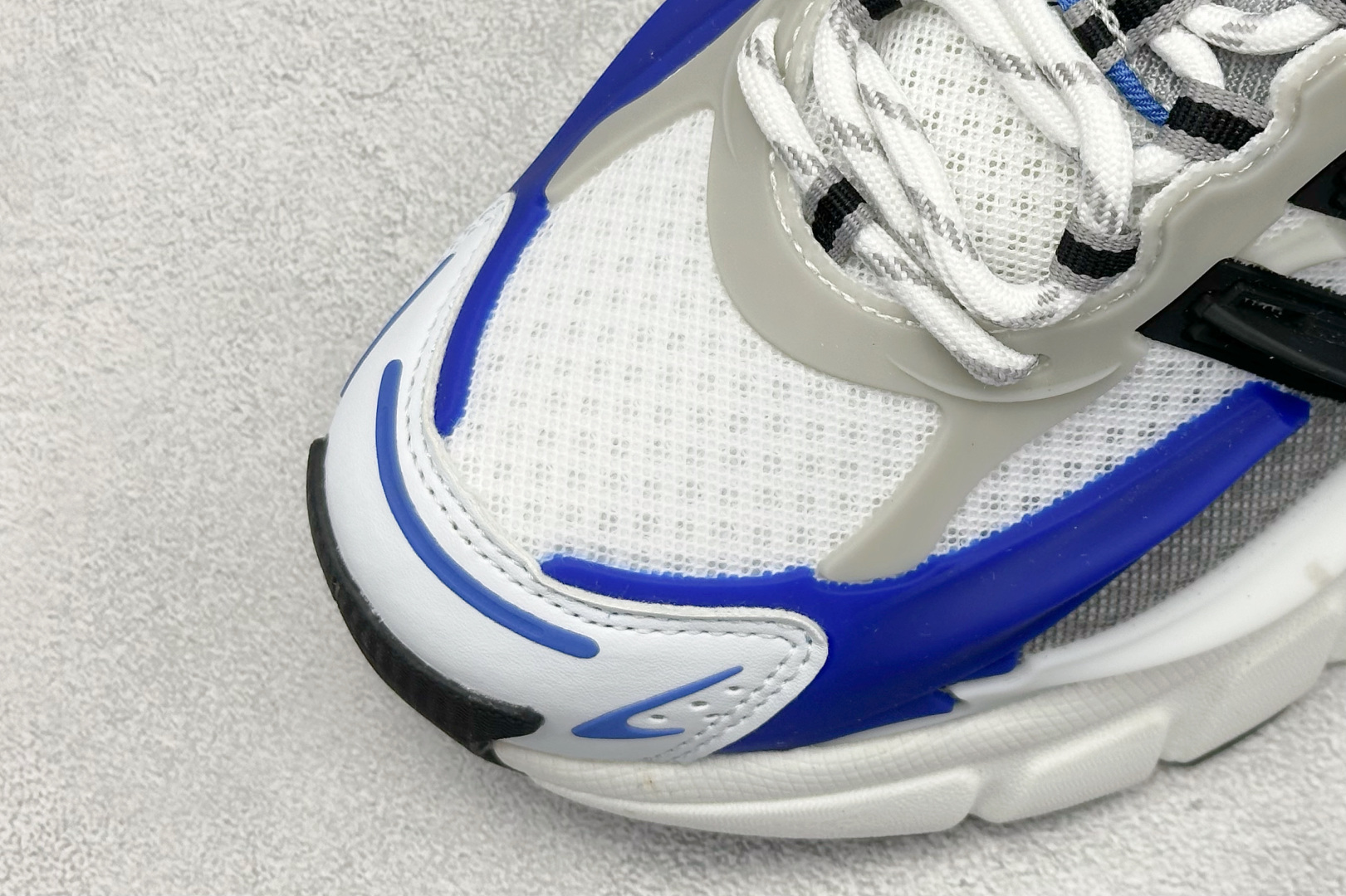 300 AdidOriginals Adistar Jellyfish 阿迪复古舒适防滑减震运动鞋 JP9263