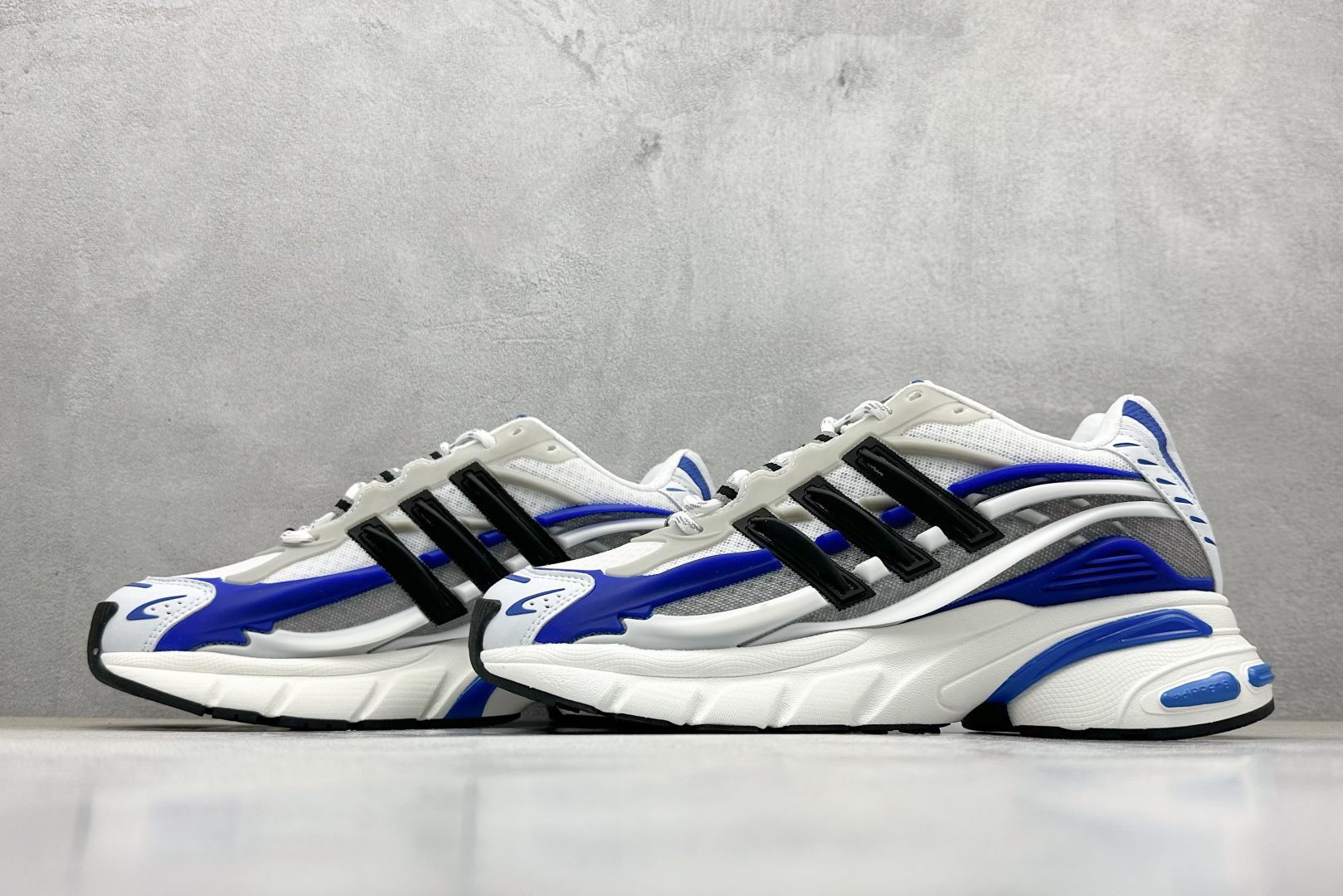 300 AdidOriginals Adistar Jellyfish 阿迪复古舒适防滑减震运动鞋 JP9263