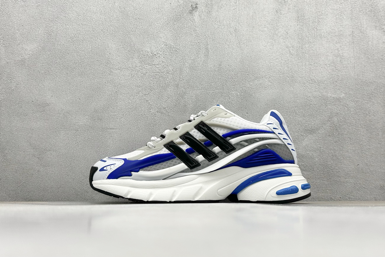 300 AdidOriginals Adistar Jellyfish 阿迪复古舒适防滑减震运动鞋 JP9263