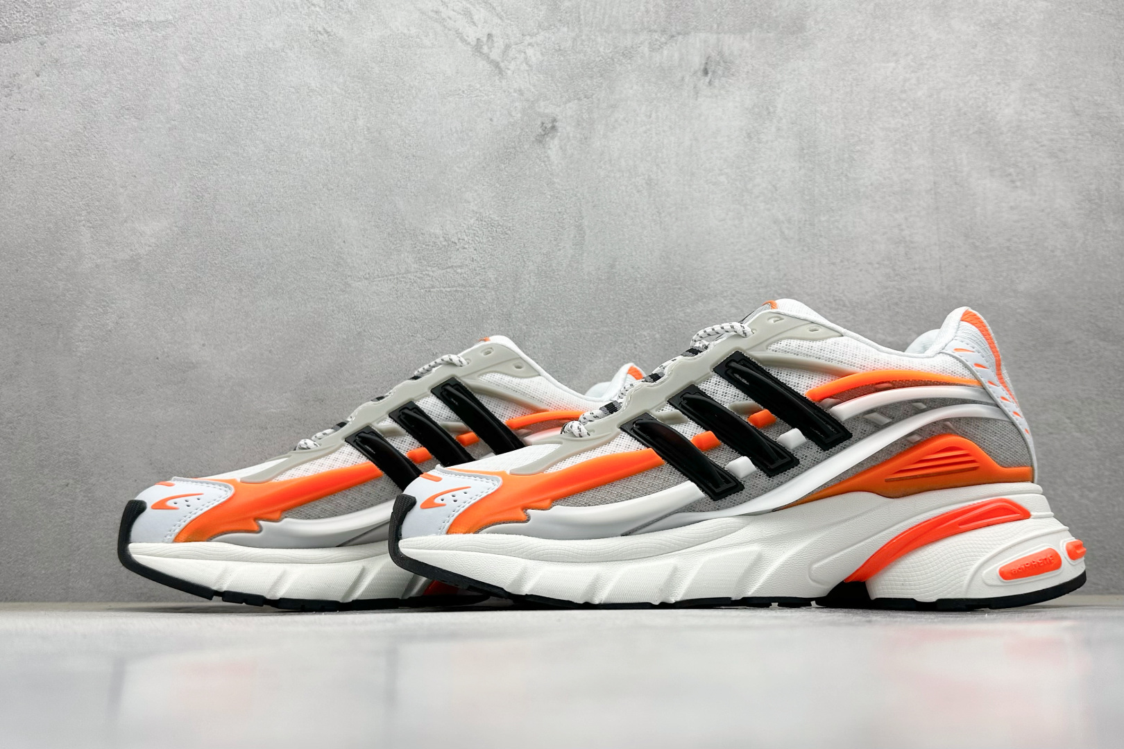 300 AdidOriginals Adistar Jellyfish 阿迪复古舒适防滑减震运动鞋 JP9261