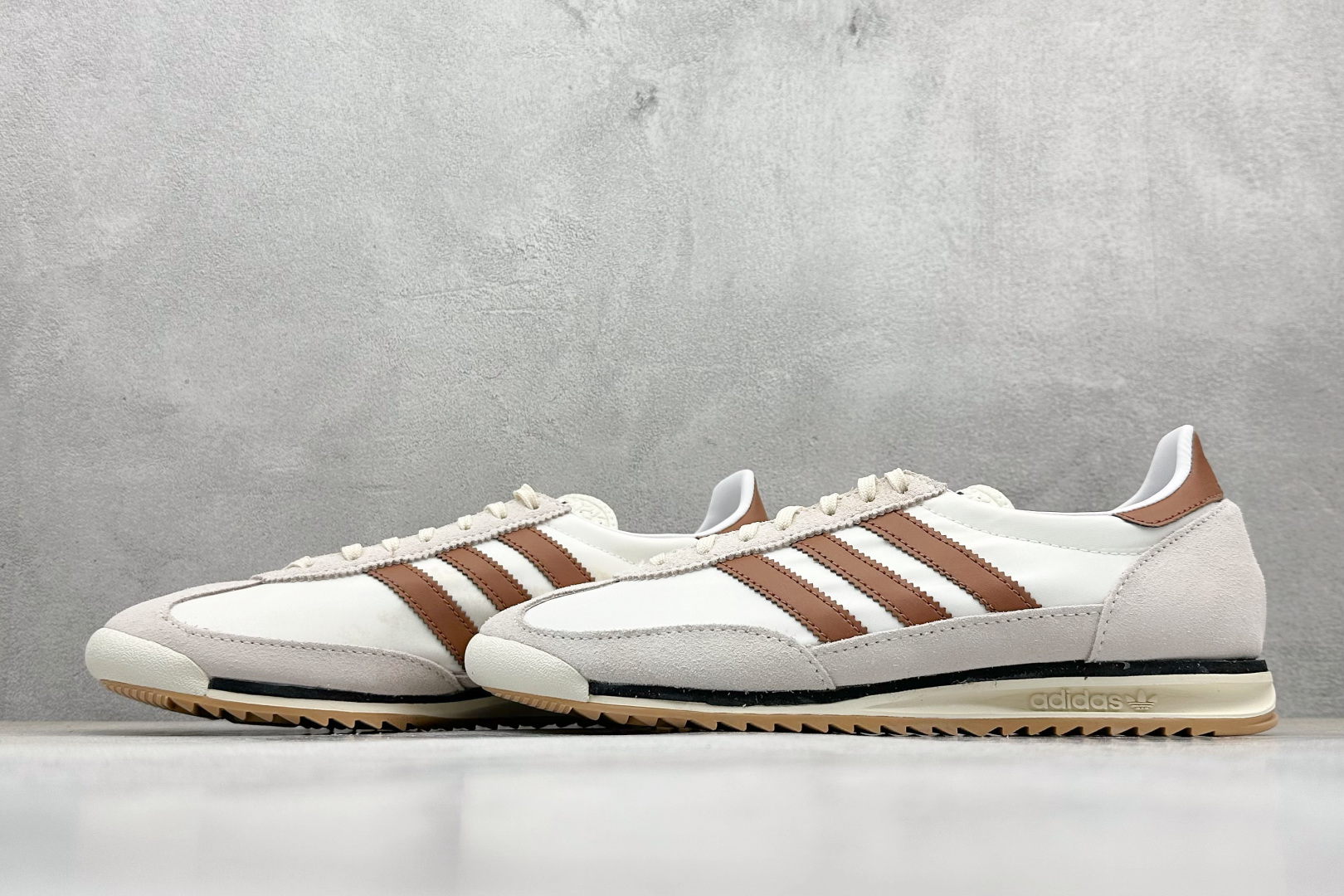 180 AD Originals SL 72 米白棕 经典复古轻便休闲运动慢跑鞋  JH8657