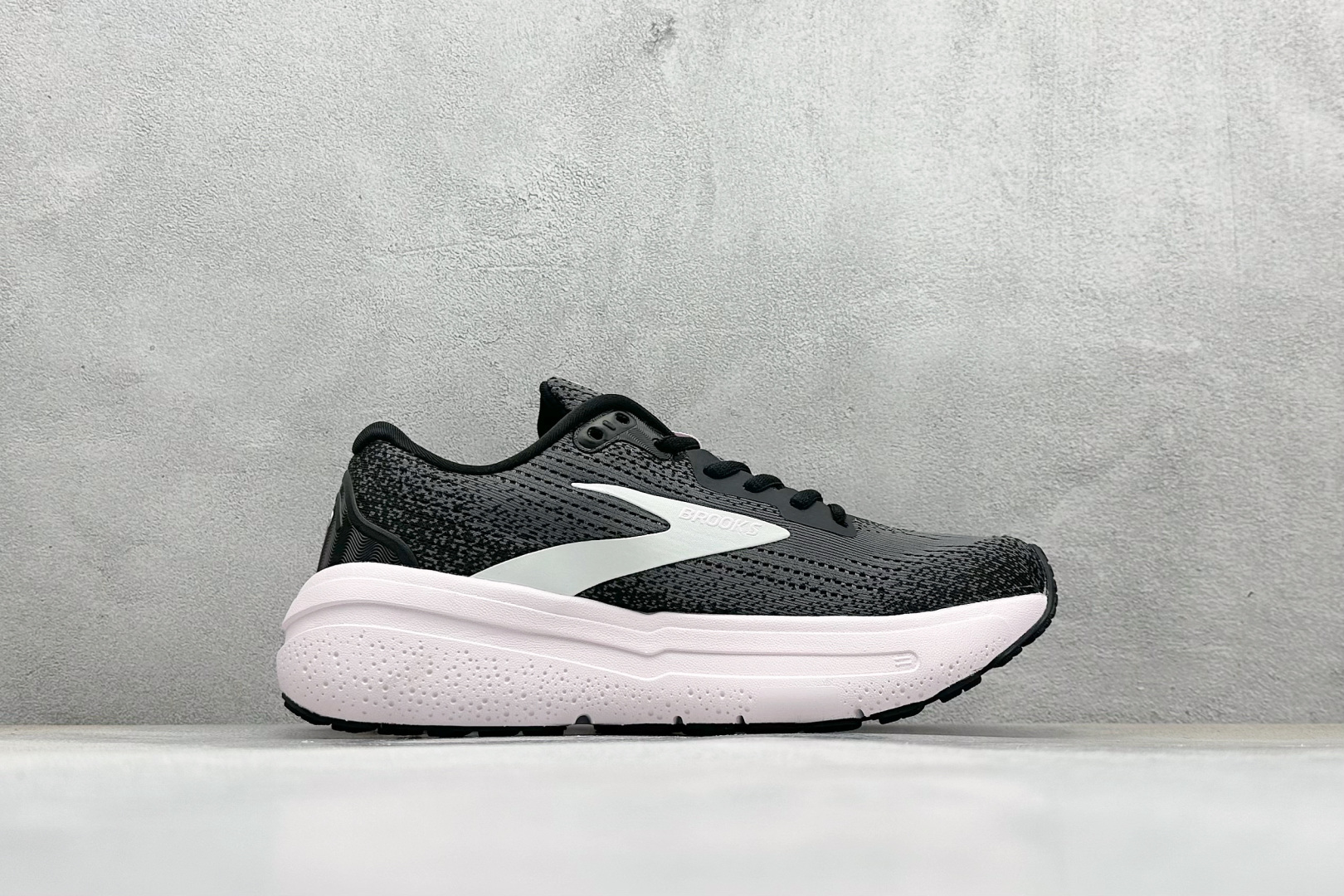 180 Brooks 布鲁克斯 HyperiMax 2 超弹轻盈跑步鞋  120420 1B 077