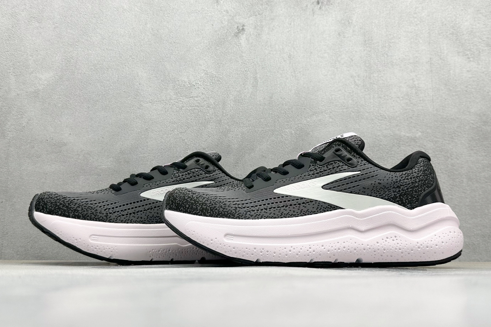 180 Brooks 布鲁克斯 HyperiMax 2 超弹轻盈跑步鞋  120420 1B 077