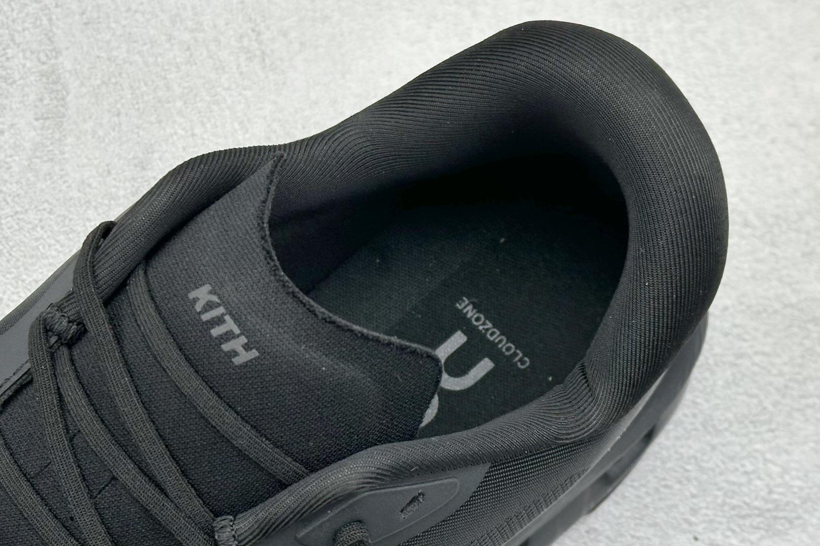 XL版KITH x Cloudzone 昂跑舒适百搭防滑耐磨 低帮休闲跑步鞋
