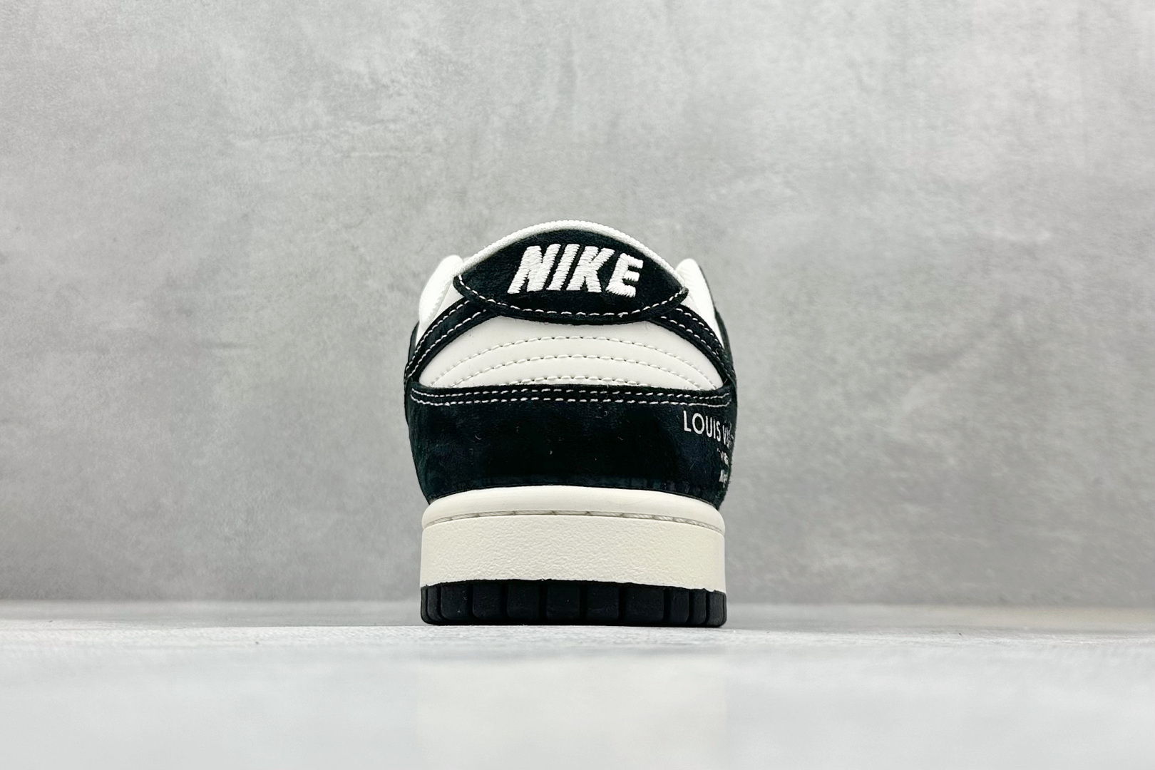 280 XC版Nike SB Dunk Low x Louis Vuitt黑白  CX5050-Y03