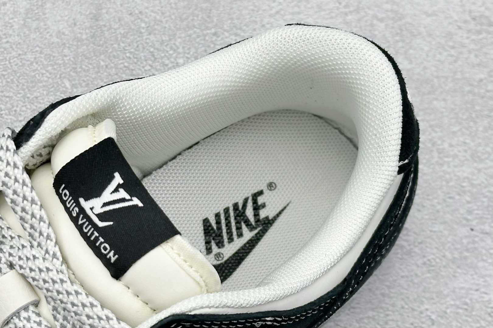 280 XC版Nike SB Dunk Low x Louis Vuitt黑白  CX5050-Y03