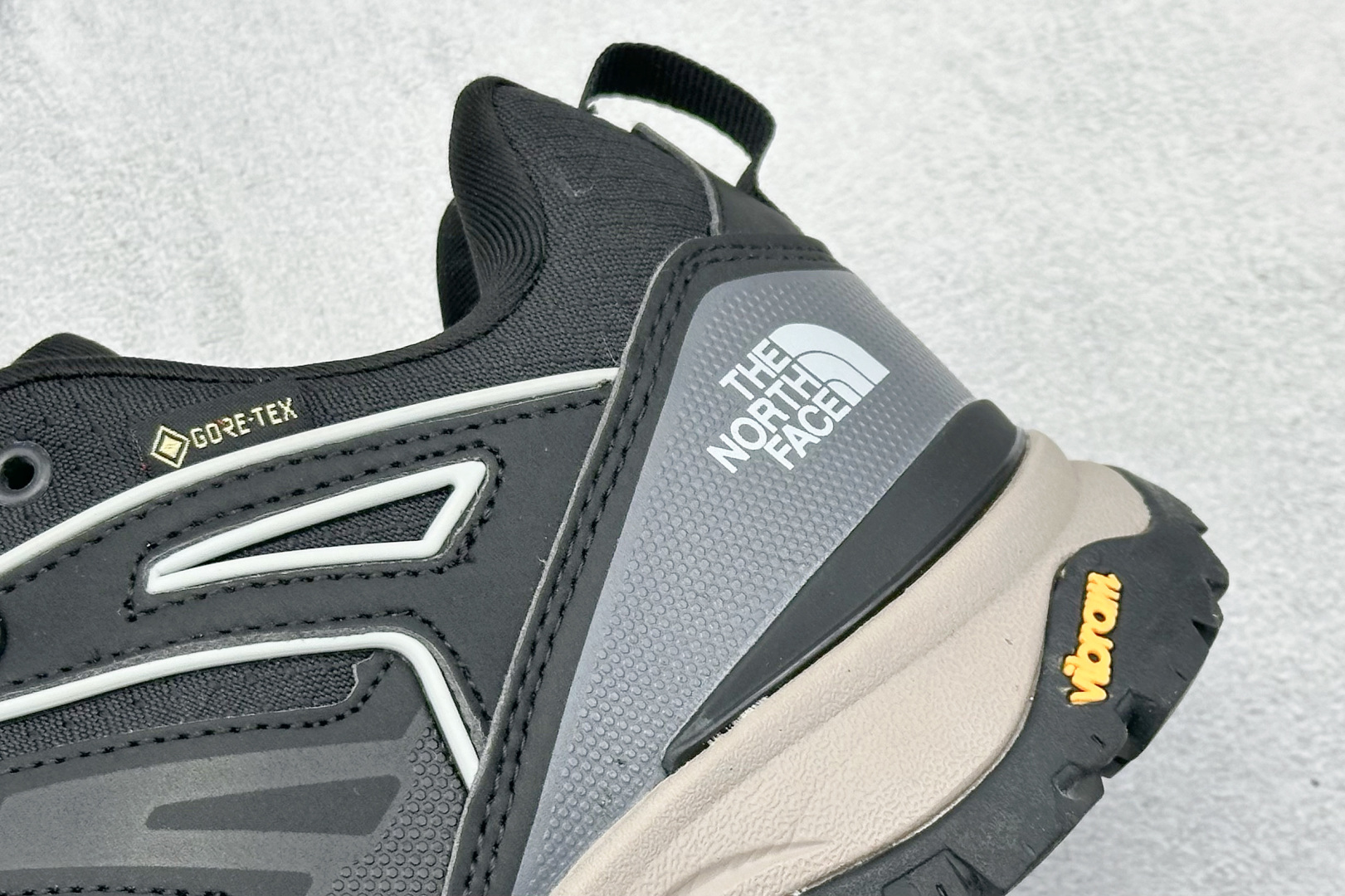 220 The North Face 北面 户外运动休闲登山鞋越野徒步鞋