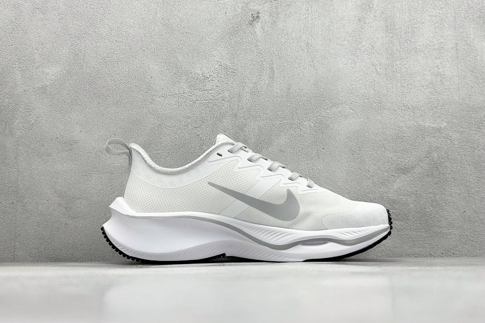 200 NIKE ZOOM PLUS 全新跑鞋 CK4318-151