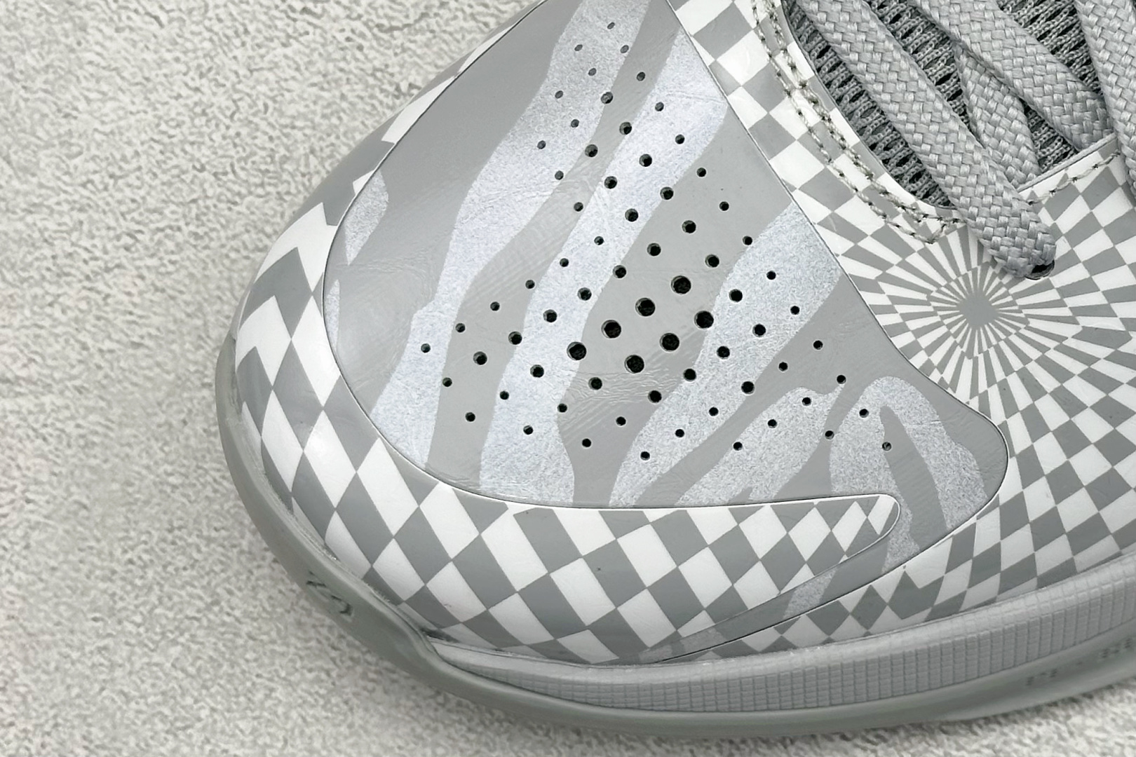  放店私
纯原Nike Zoom Kobe 5 ZEBRA 科比5马赛克斑马配色 专业实战篮球鞋
#独