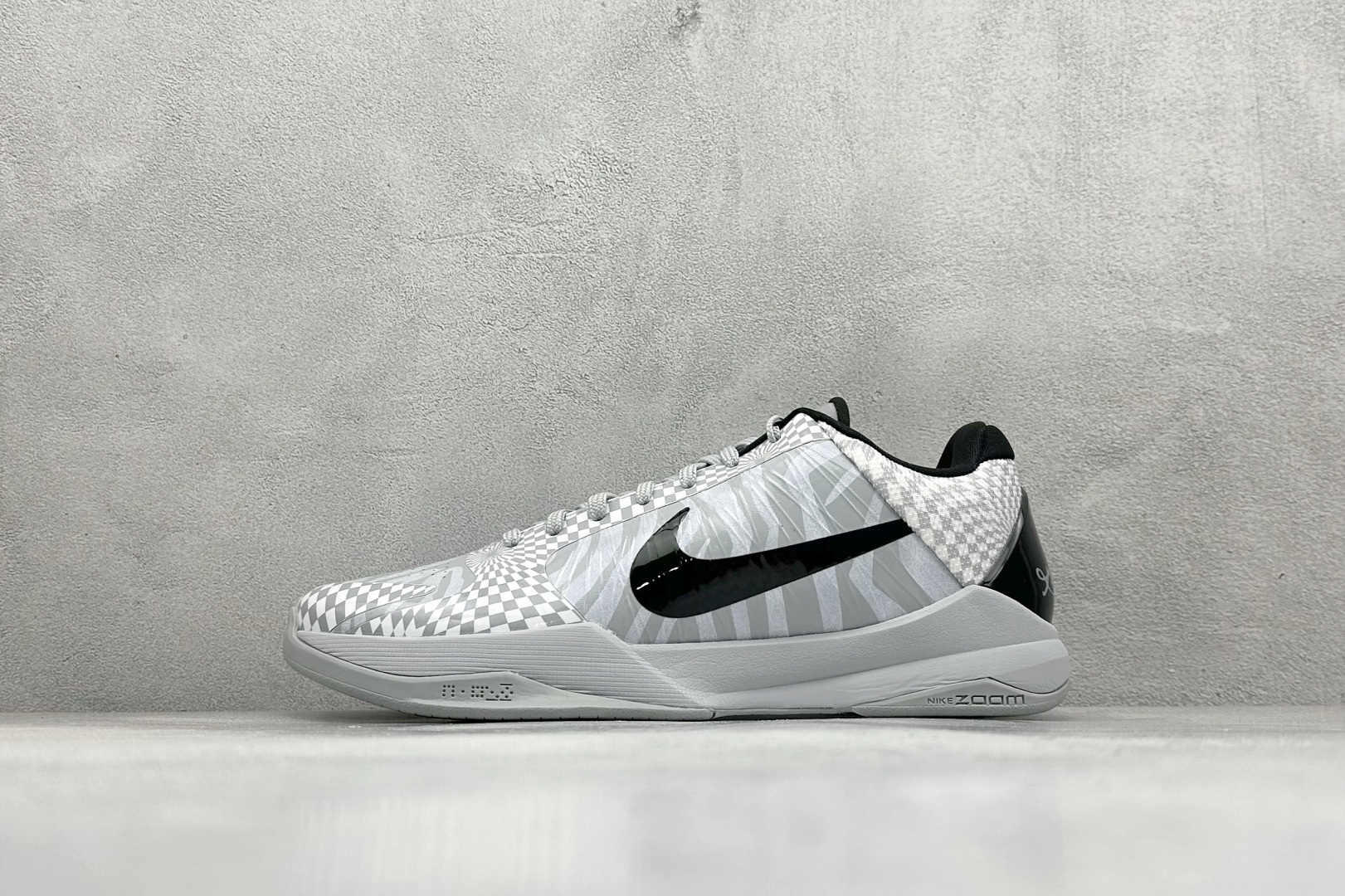  放店私
纯原Nike Zoom Kobe 5 ZEBRA 科比5马赛克斑马配色 专业实战篮球鞋
#独