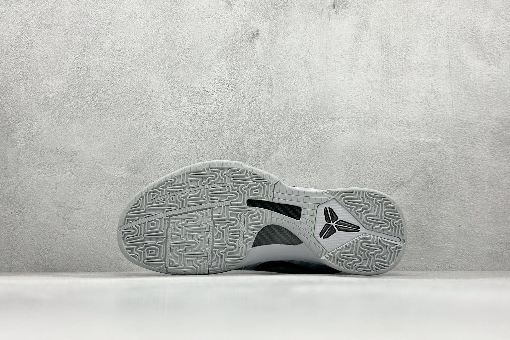  放店私
纯原Nike Zoom Kobe 5 ZEBRA 科比5马赛克斑马配色 专业实战篮球鞋
#独