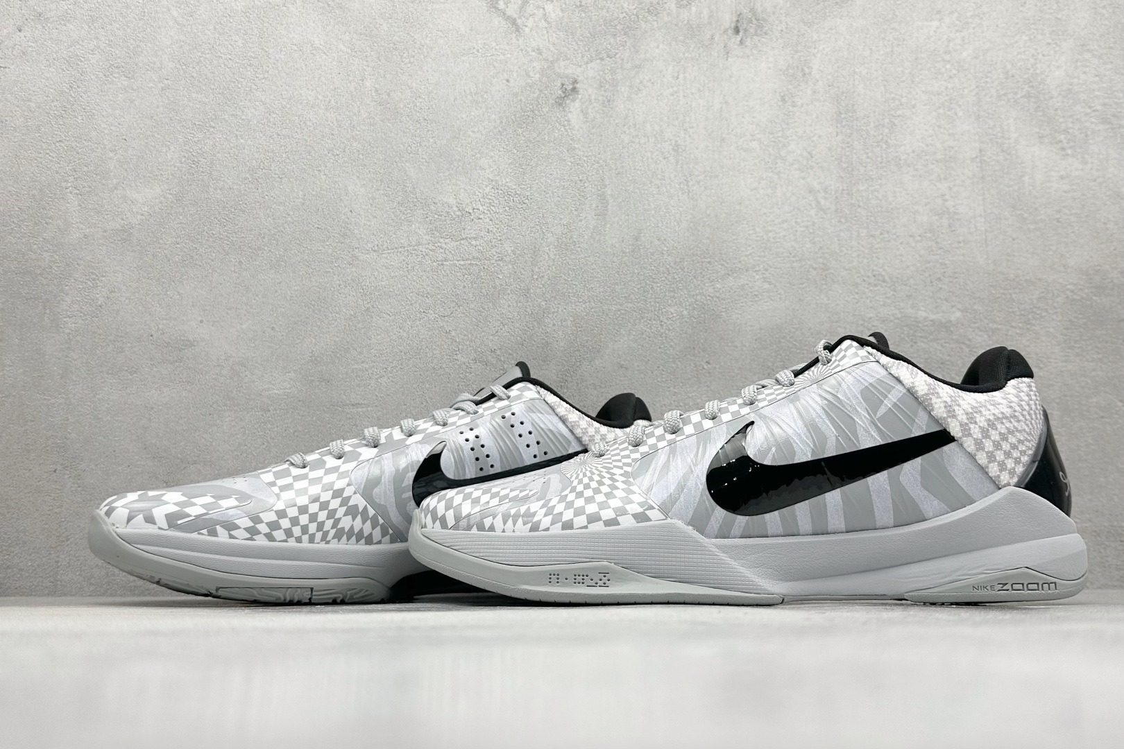  放店私
纯原Nike Zoom Kobe 5 ZEBRA 科比5马赛克斑马配色 专业实战篮球鞋
#独