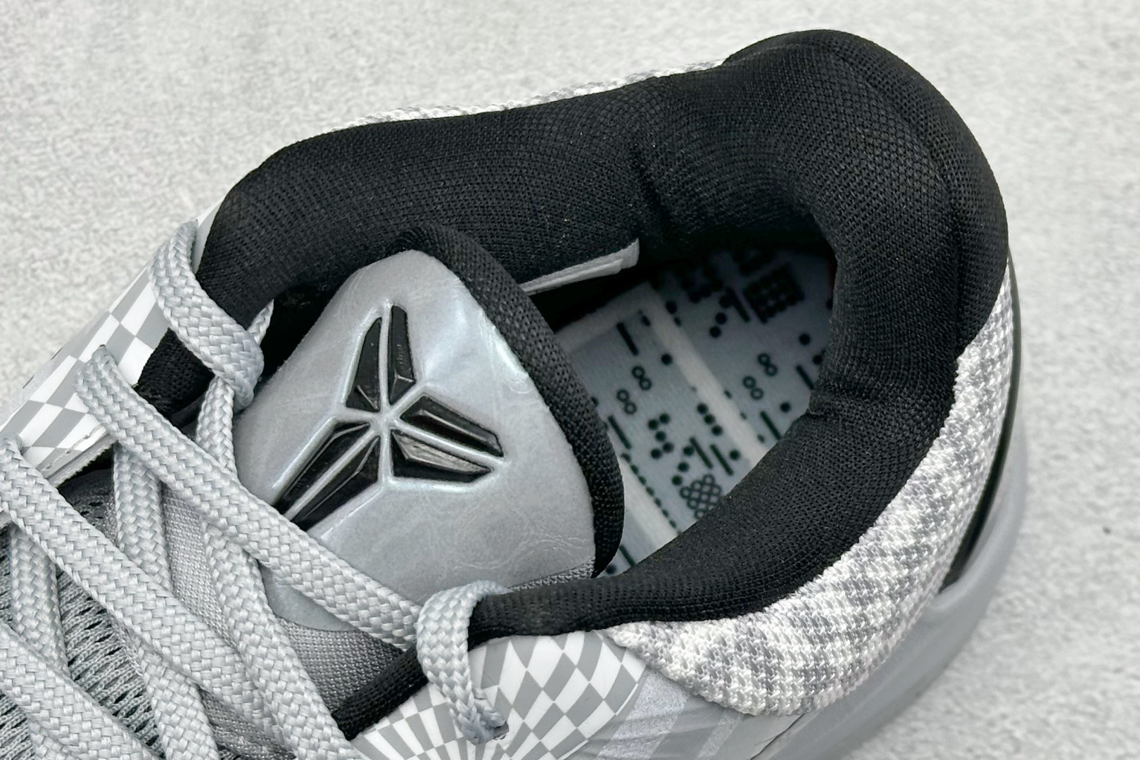 放店私
纯原Nike Zoom Kobe 5 ZEBRA 科比5马赛克斑马配色 专业实战篮球鞋
#独