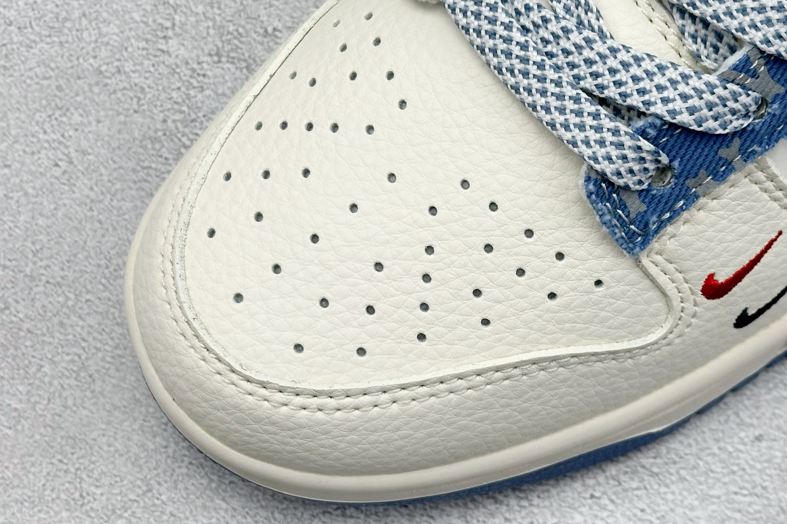 240 Nike SB Dunk Low “MLB联名——灰蓝红”高端定制 低帮休闲板鞋  HS8068-056