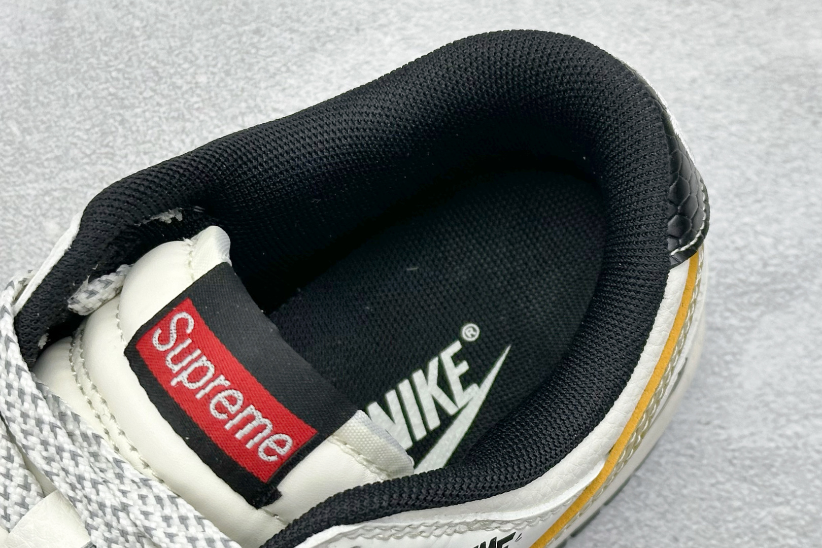 240 Nike SB Dunk Low “supre联名——罗小黑”高端定制 低帮休闲板鞋 HS2506-230
