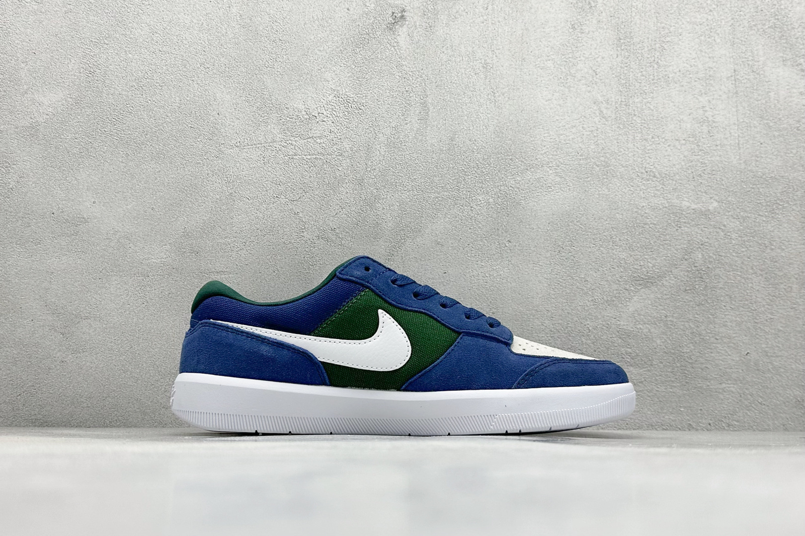 160 FS版 Nike SB Force 58 硫化杯底 传统篮球风格 Nike SB Force 58 男/女滑板鞋采用包边设计  CZ2959-402