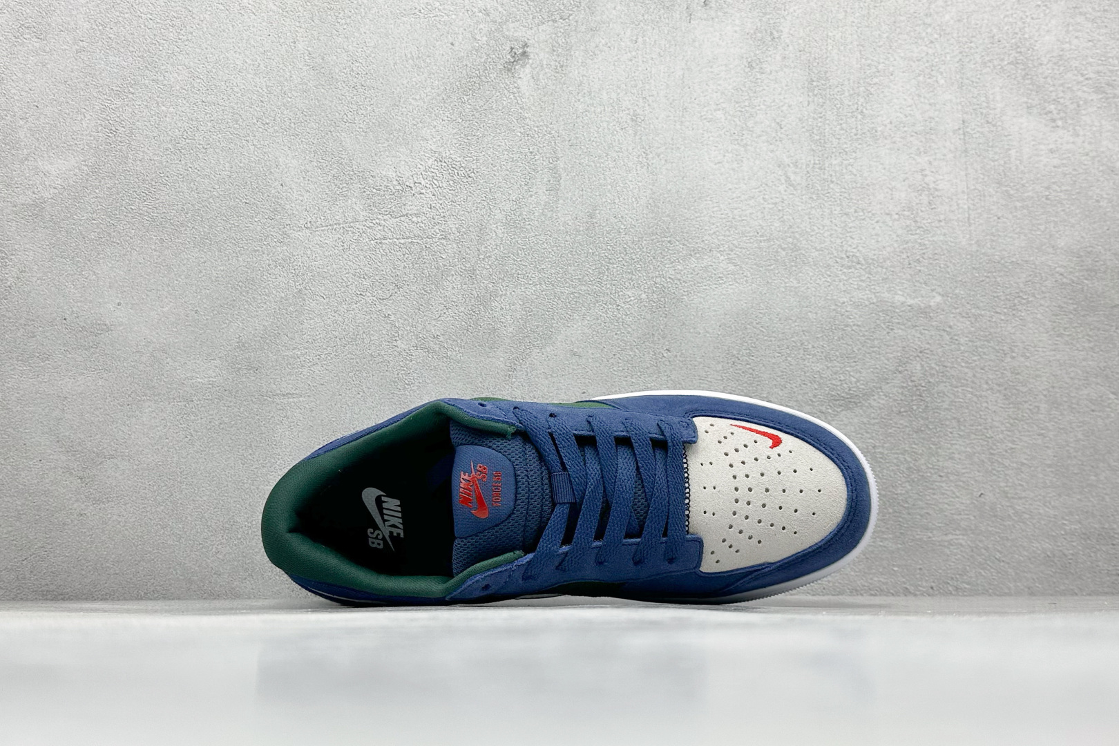 160 FS版 Nike SB Force 58 硫化杯底 传统篮球风格 Nike SB Force 58 男/女滑板鞋采用包边设计  CZ2959-402