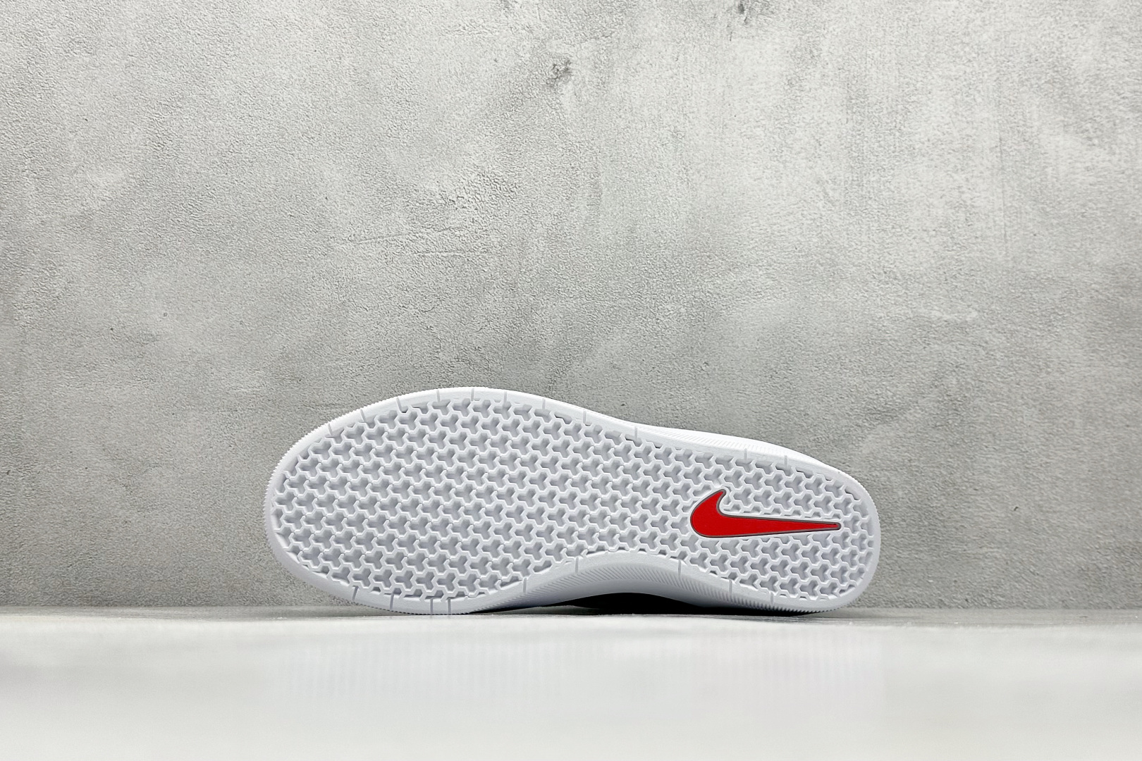 160 FS版 Nike SB Force 58 硫化杯底 传统篮球风格 Nike SB Force 58 男/女滑板鞋采用包边设计  CZ2959-402