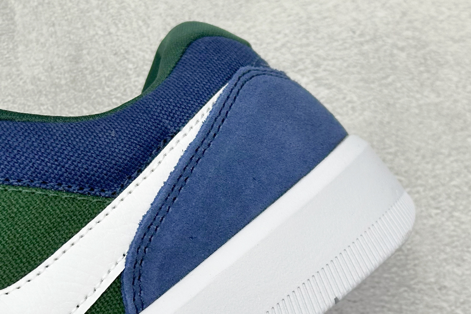160 FS版 Nike SB Force 58 硫化杯底 传统篮球风格 Nike SB Force 58 男/女滑板鞋采用包边设计  CZ2959-402
