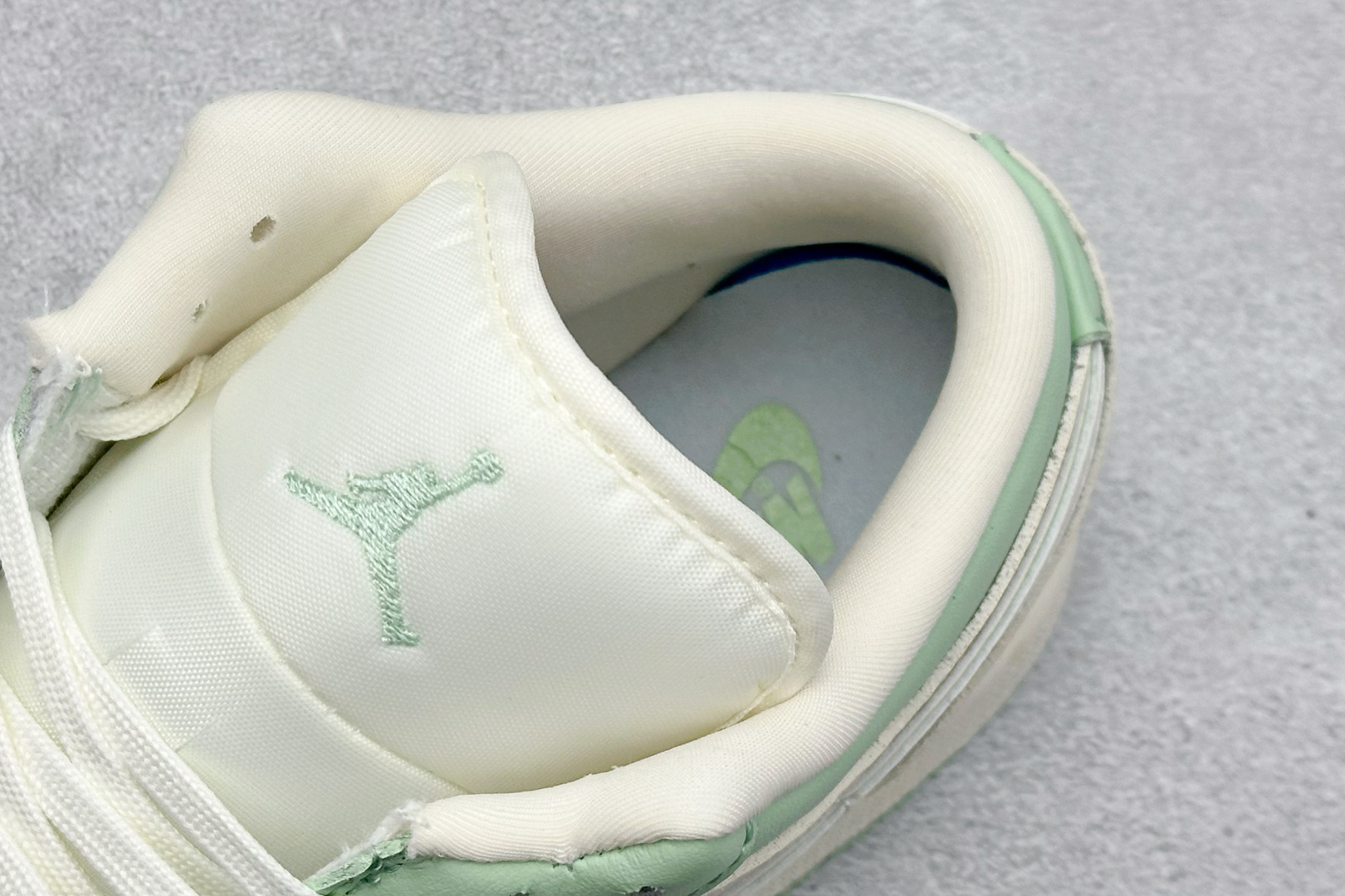 280 XC版Air Jordan 1 Retro Low x LABUBU 米绿拉布布 QR2025-006