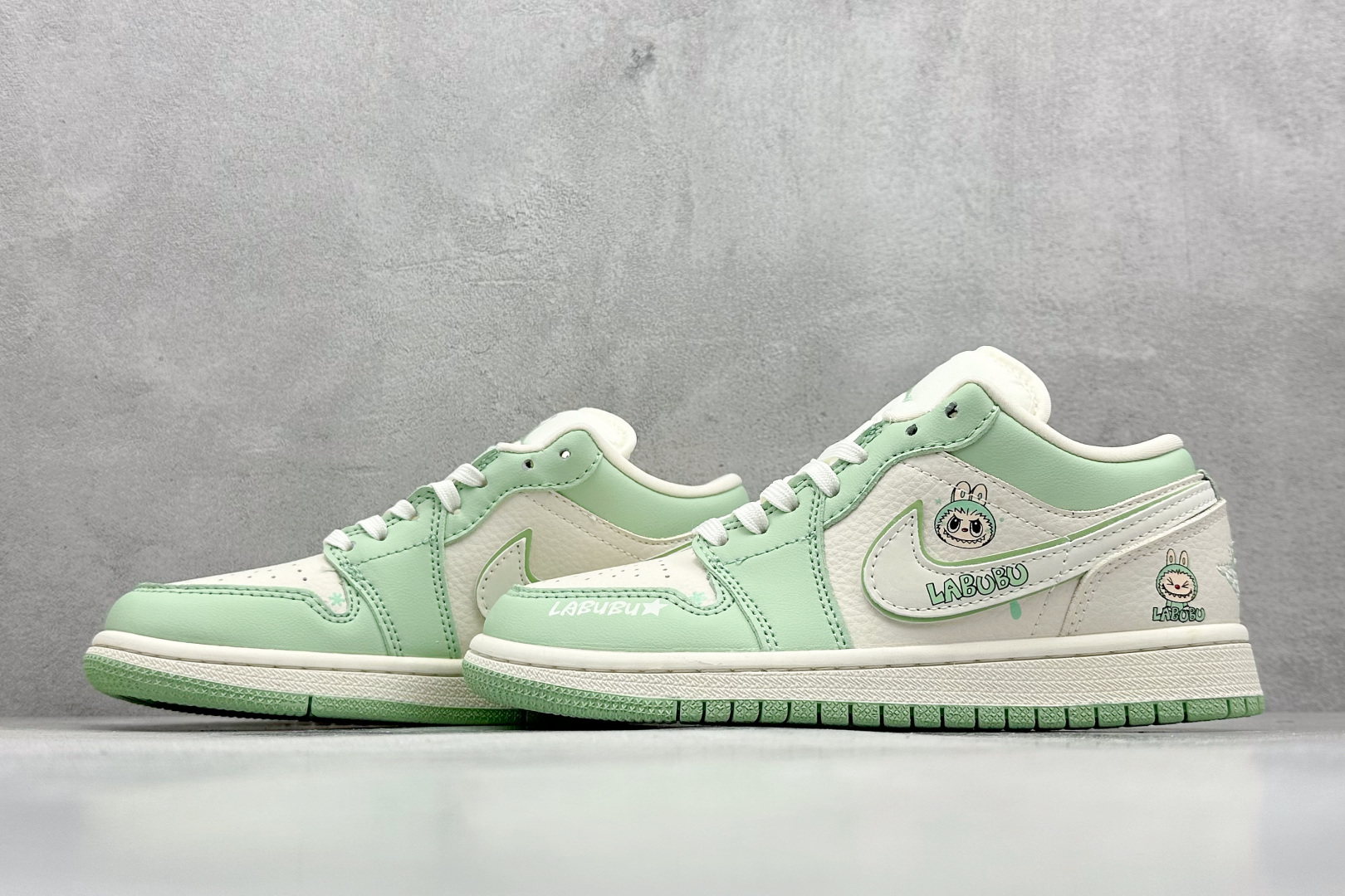 280 XC版Air Jordan 1 Retro Low x LABUBU 米绿拉布布 QR2025-006