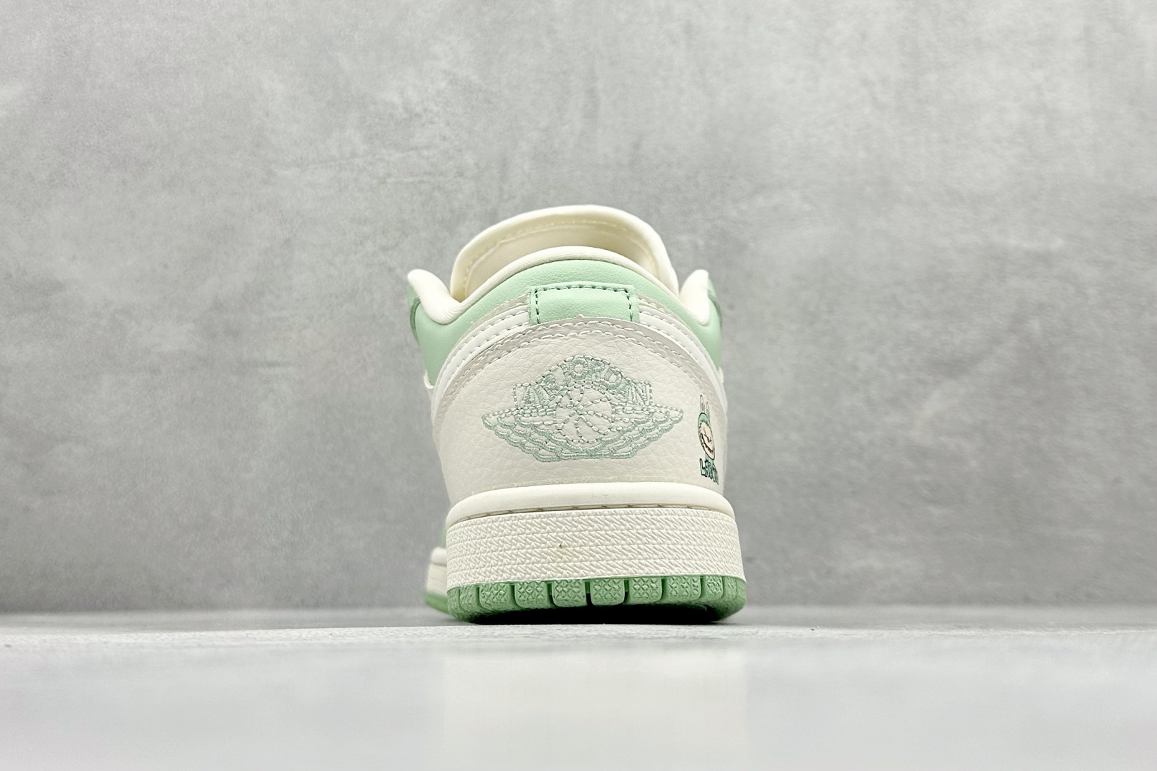 280 XC版Air Jordan 1 Retro Low x LABUBU 米绿拉布布 QR2025-006