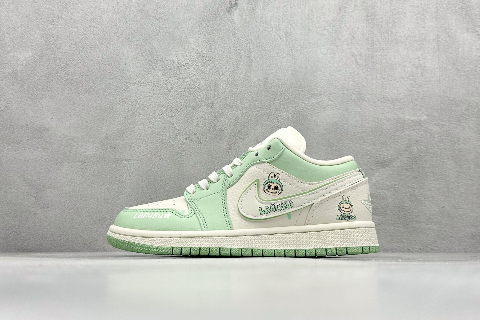 280 XC版Air Jordan 1 Retro Low x LABUBU 米绿拉布布 QR2025-006