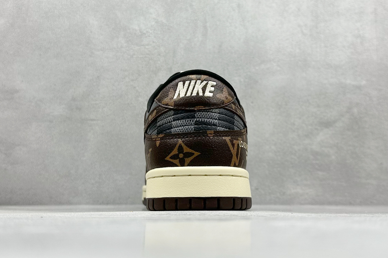 280 SC版Nike SB Dunk Low LV联名 灰咖啡 高端定制 低帮休闲板鞋 SC0601-453
